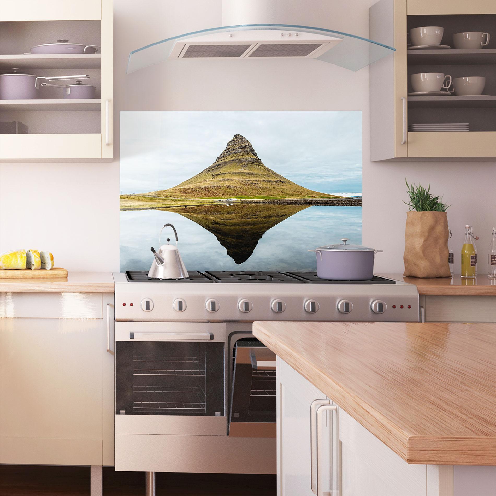 Küchenrückwand Glas Lake Cool Shape mockup 1