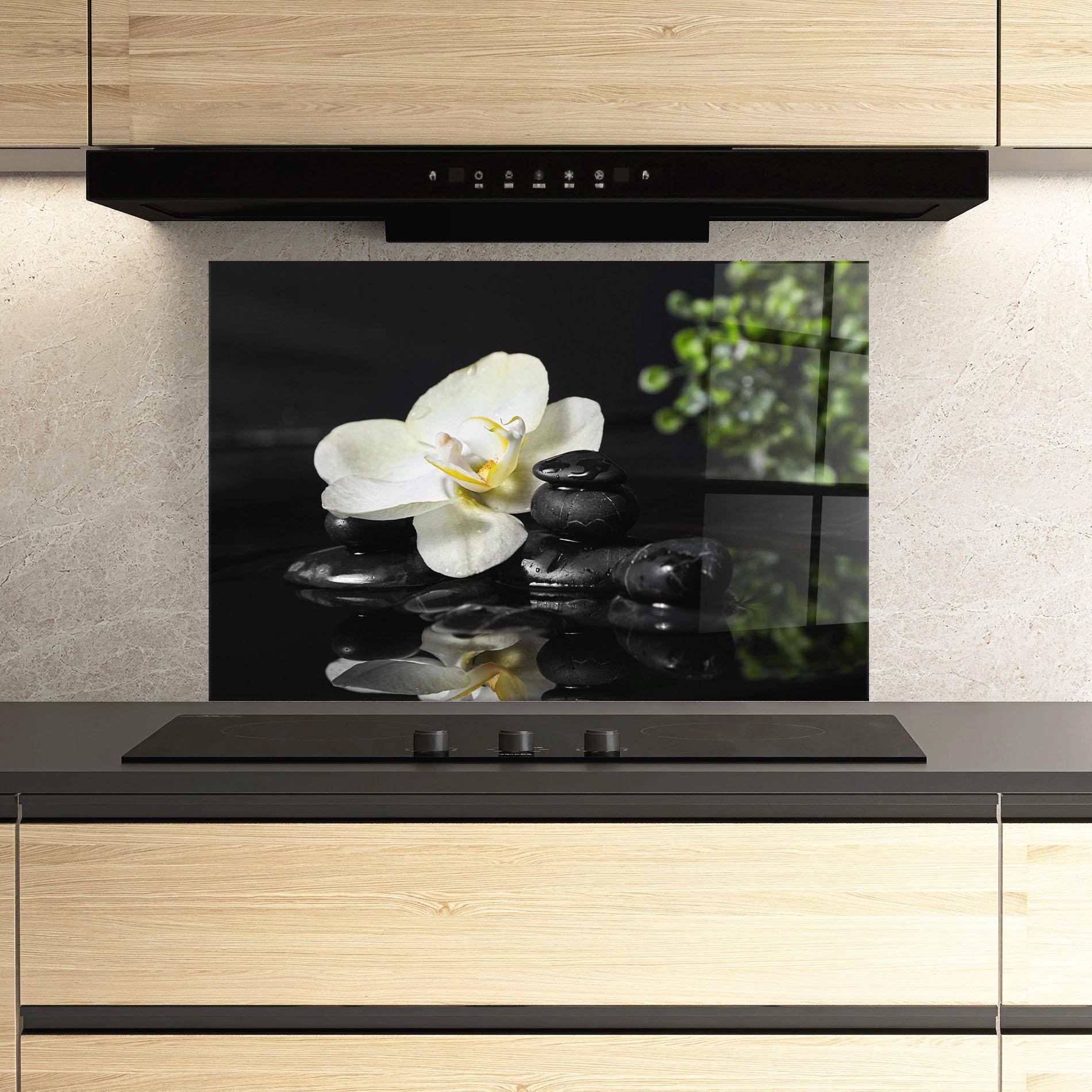 Küchenrückwand Glas White Spa Flower mockup 3