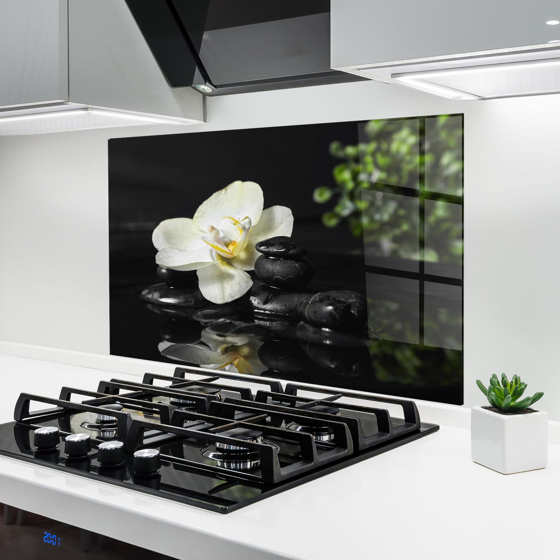 Küchenrückwand Glas White Spa Flower mockup 6