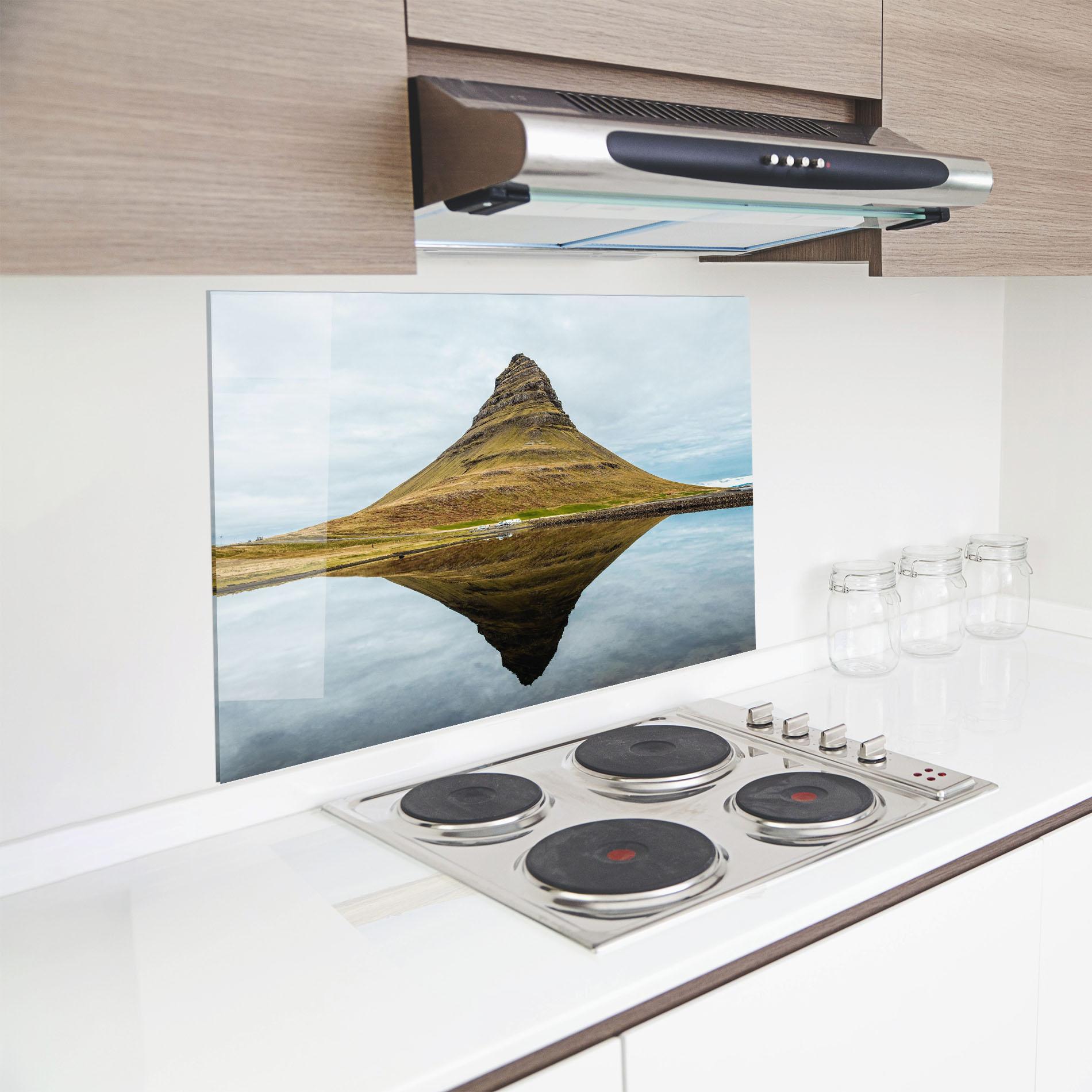 Küchenrückwand Glas Lake Cool Shape mockup 8