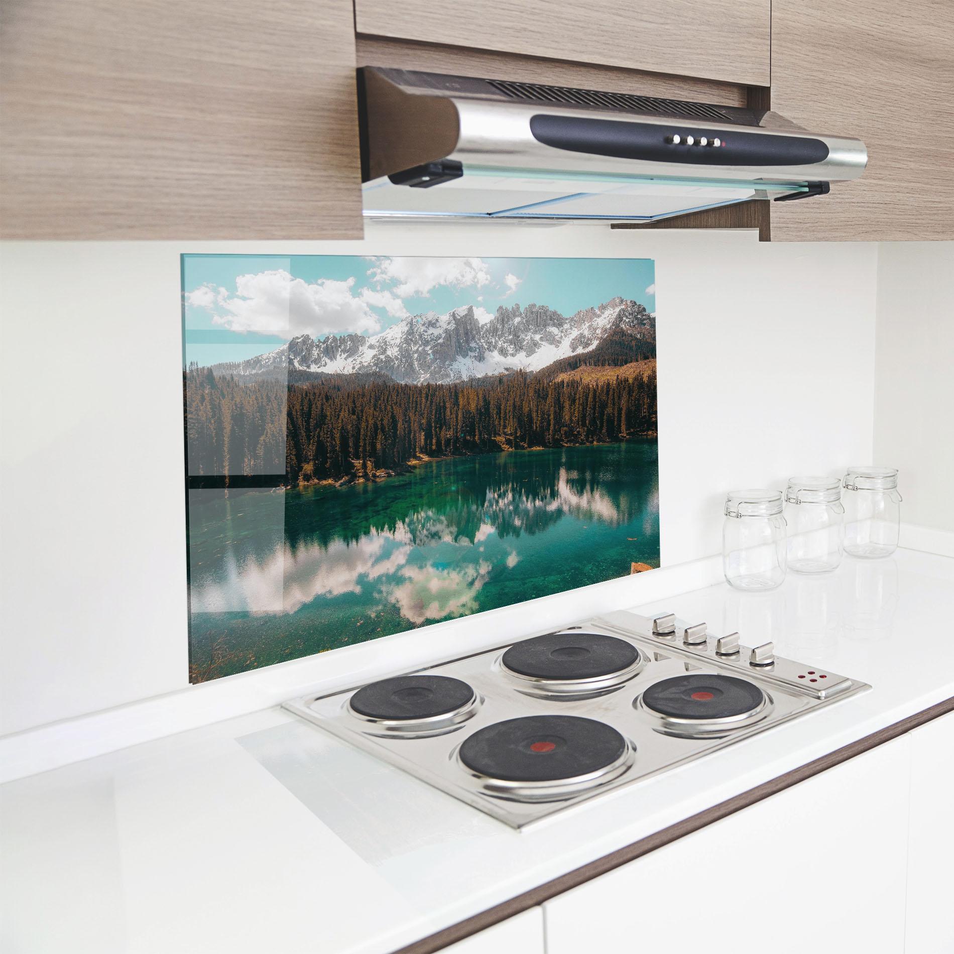 Küchenrückwand Glas Mountain Lake View mockup 8
