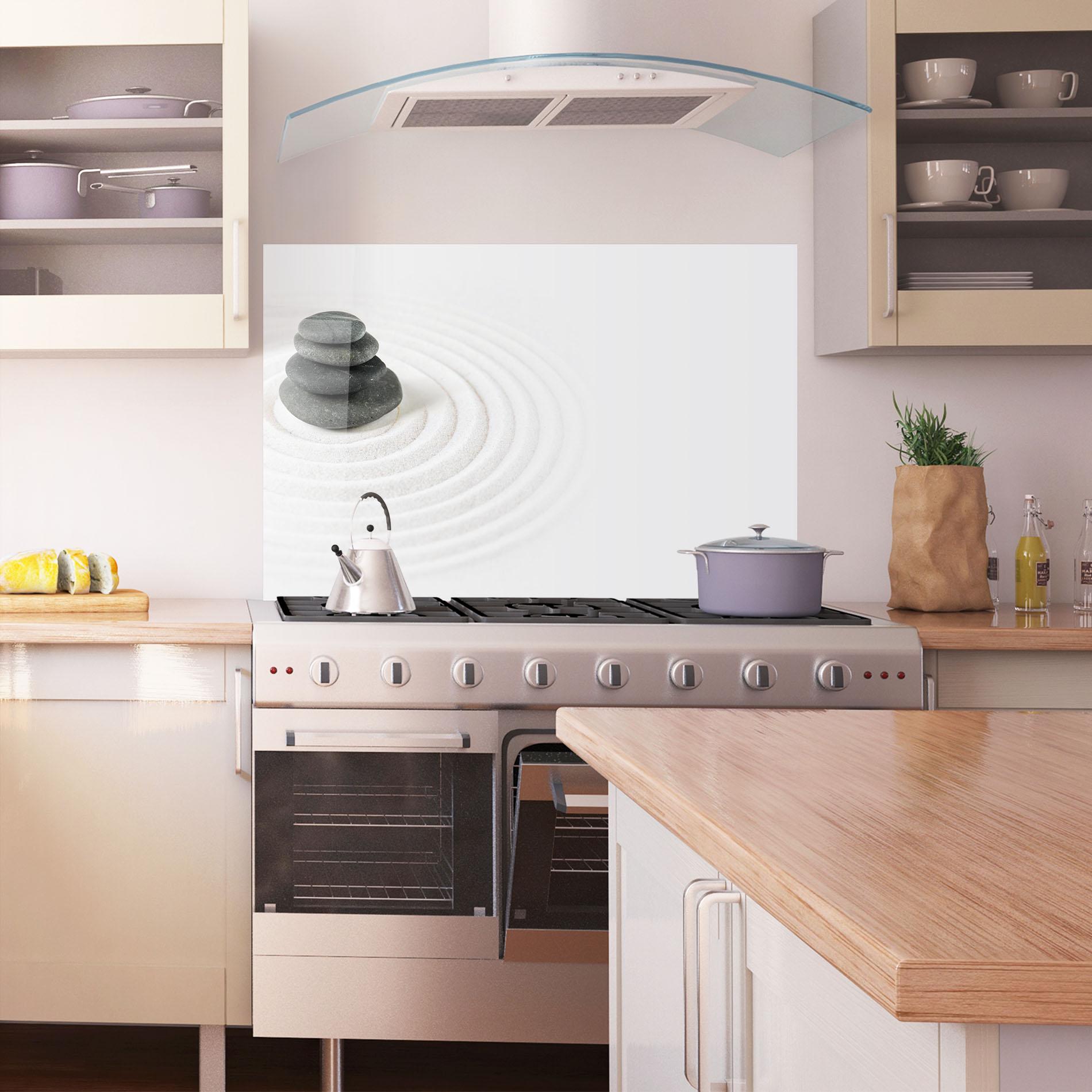 Küchenrückwand Glas Black Stones Sand mockup 1