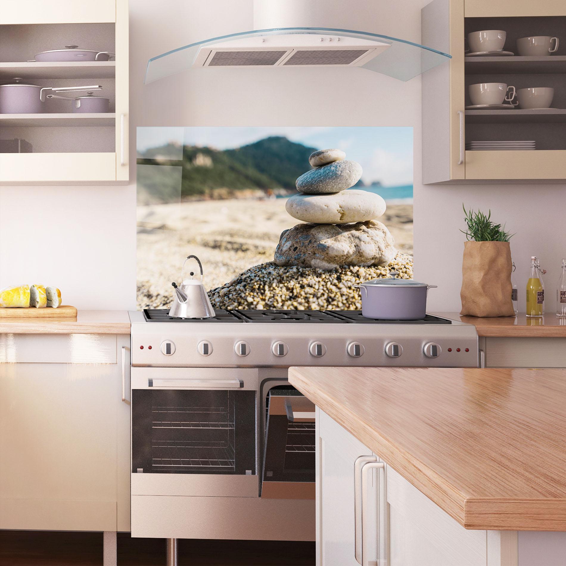 Küchenrückwand Glas Pyramid Stones Beach mockup 1