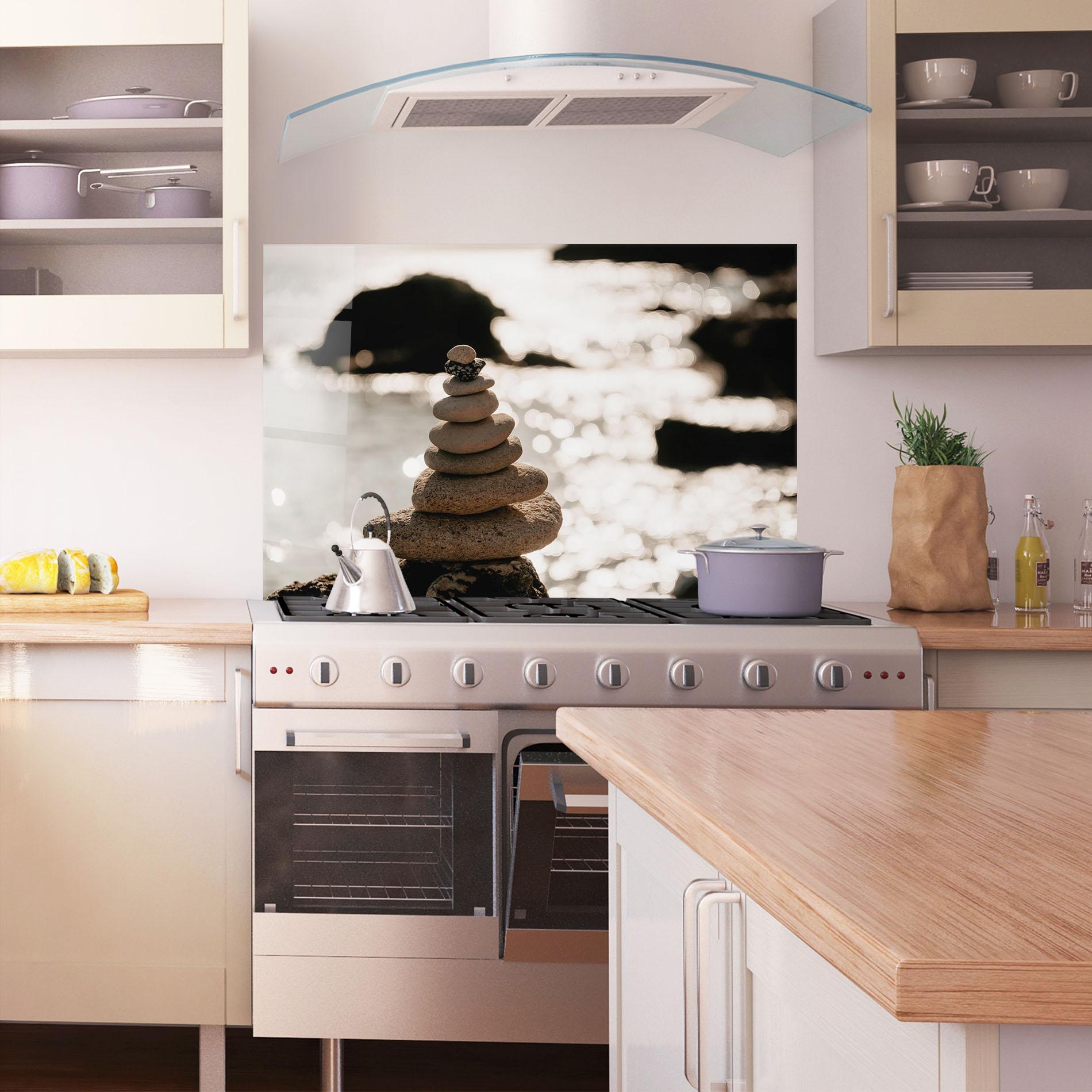 Küchenrückwand Glas Pyramid Stones mockup 1