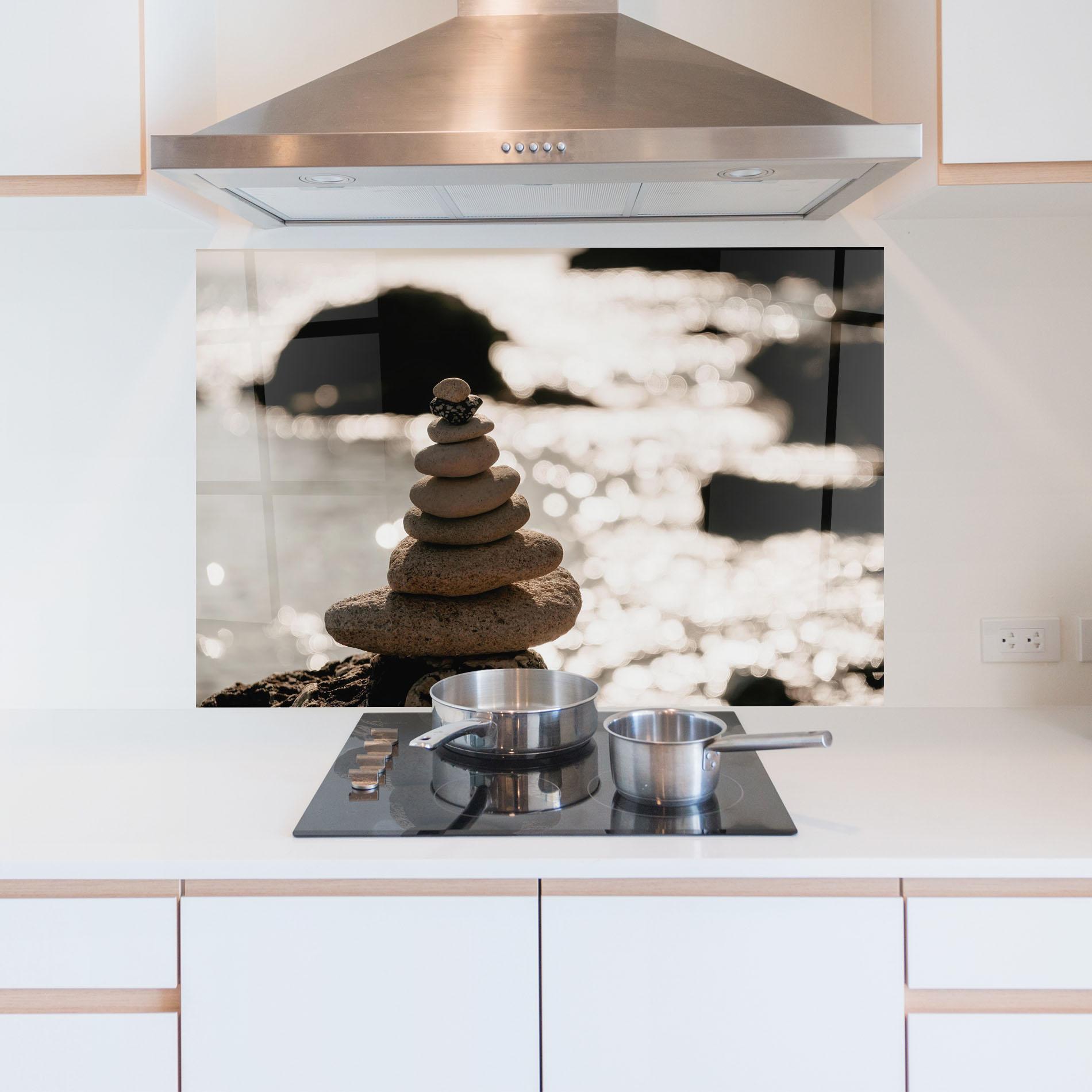 Küchenrückwand Glas Pyramid Stones mockup 5
