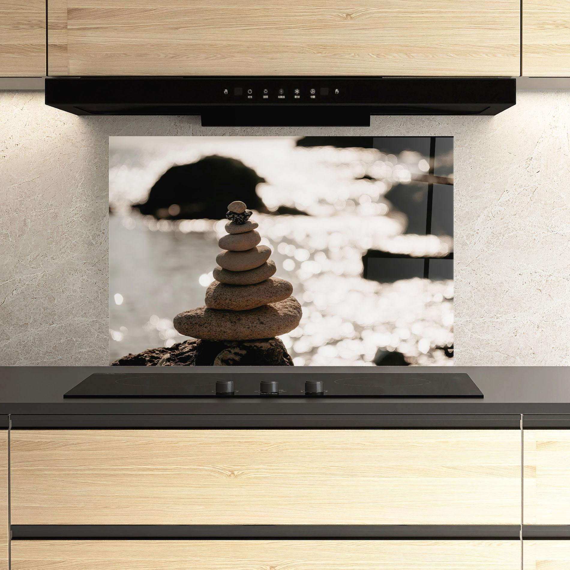 Küchenrückwand Glas Pyramid Stones mockup 3