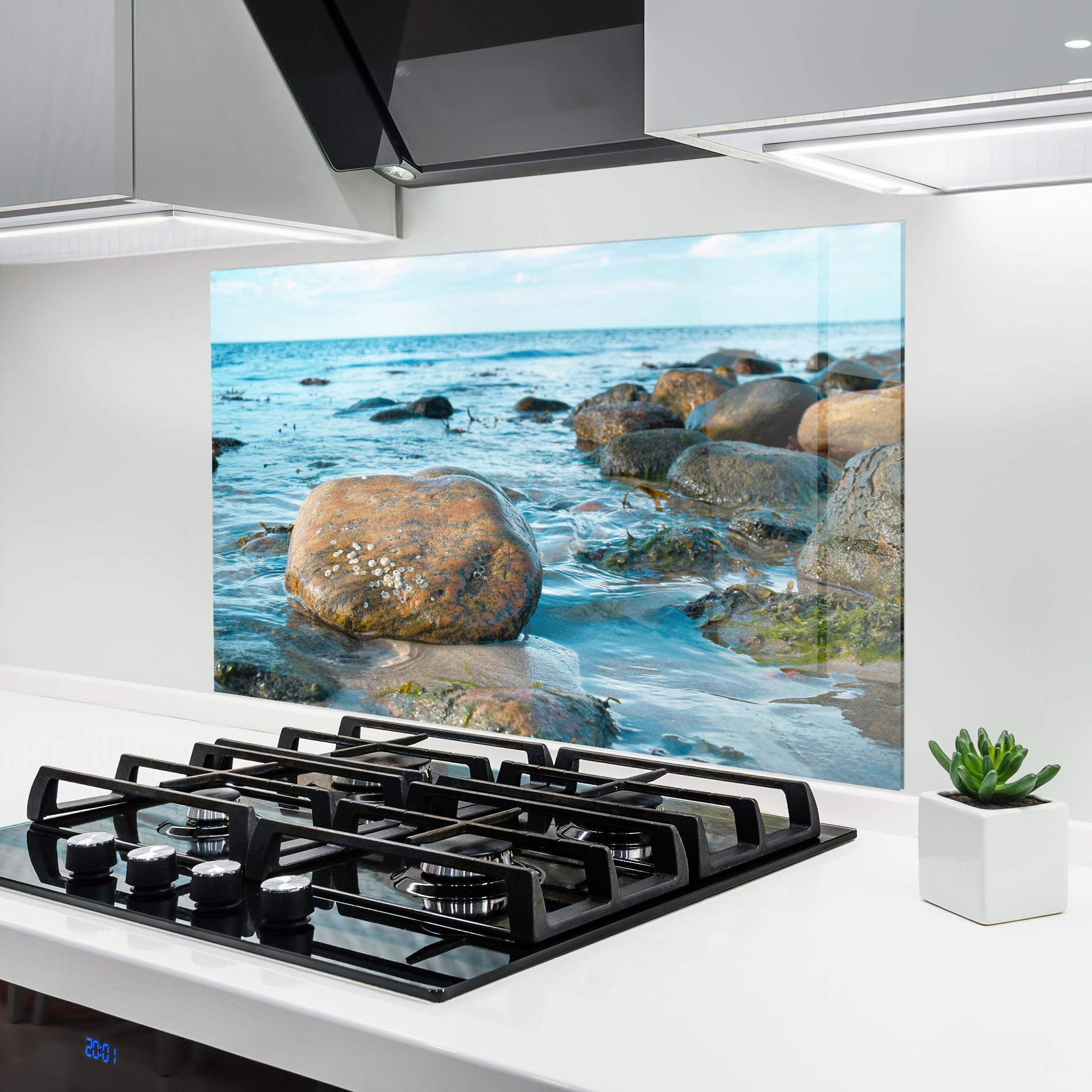 Küchenrückwand Glas Beach Stones mockup 6