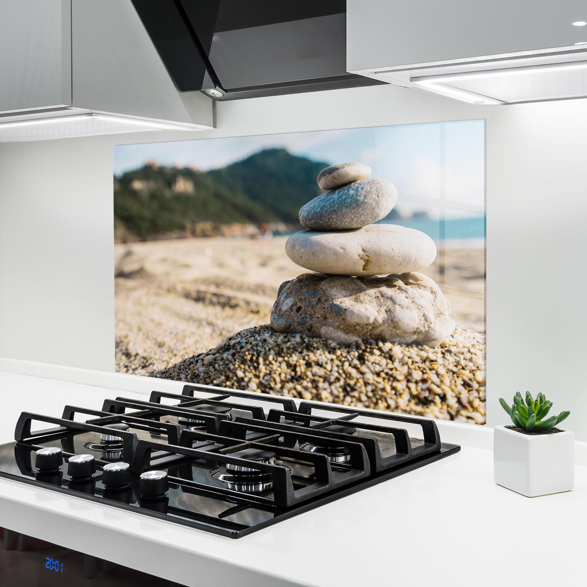 Küchenrückwand Glas Pyramid Stones Beach mockup 6