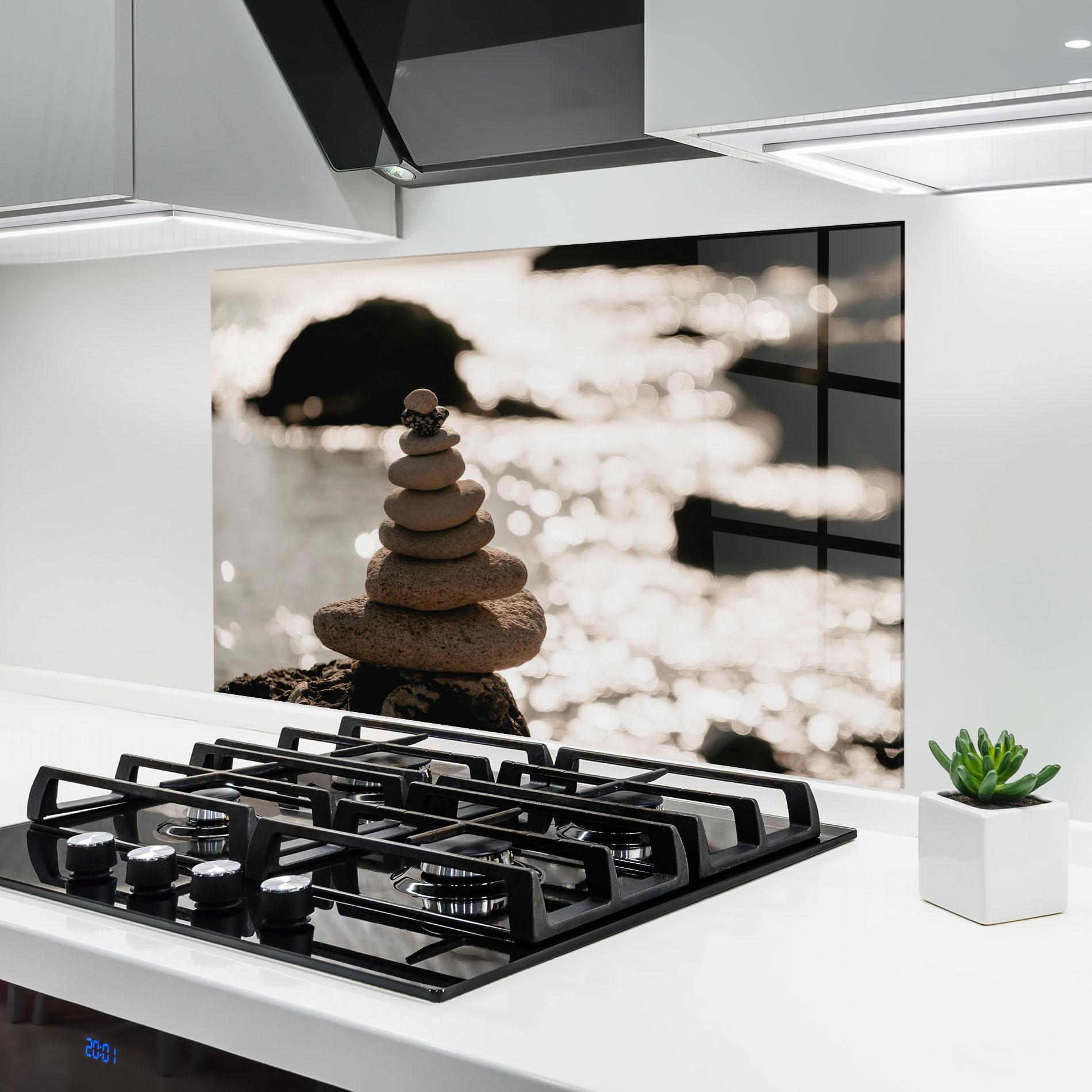 Küchenrückwand Glas Pyramid Stones mockup 6