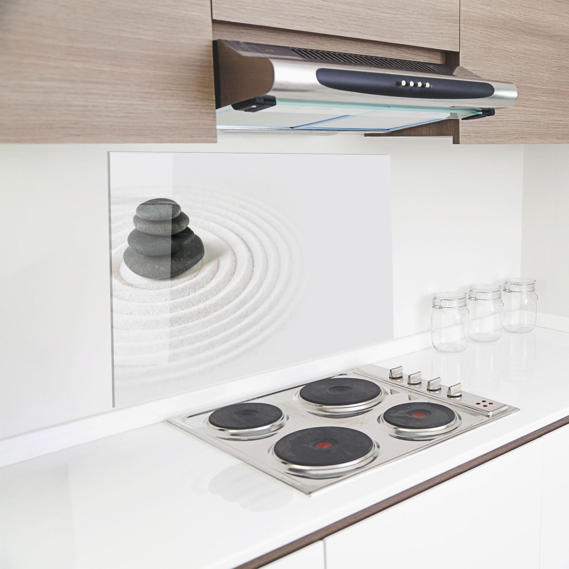 Küchenrückwand Glas Black Stones Sand mockup 8