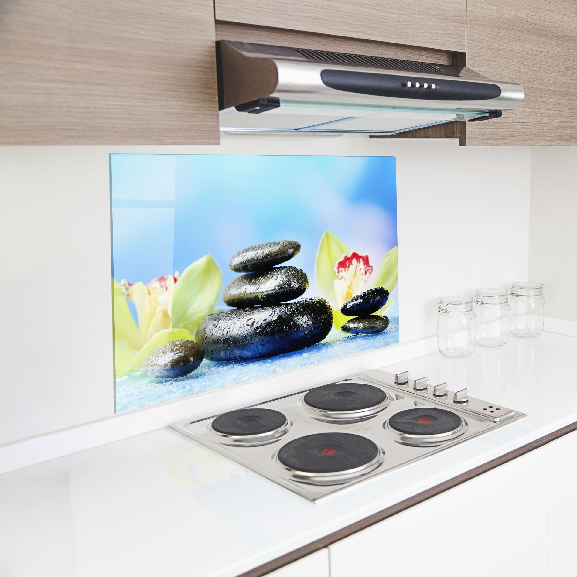 Küchenrückwand Glas Blooming Orchid Stone mockup 8