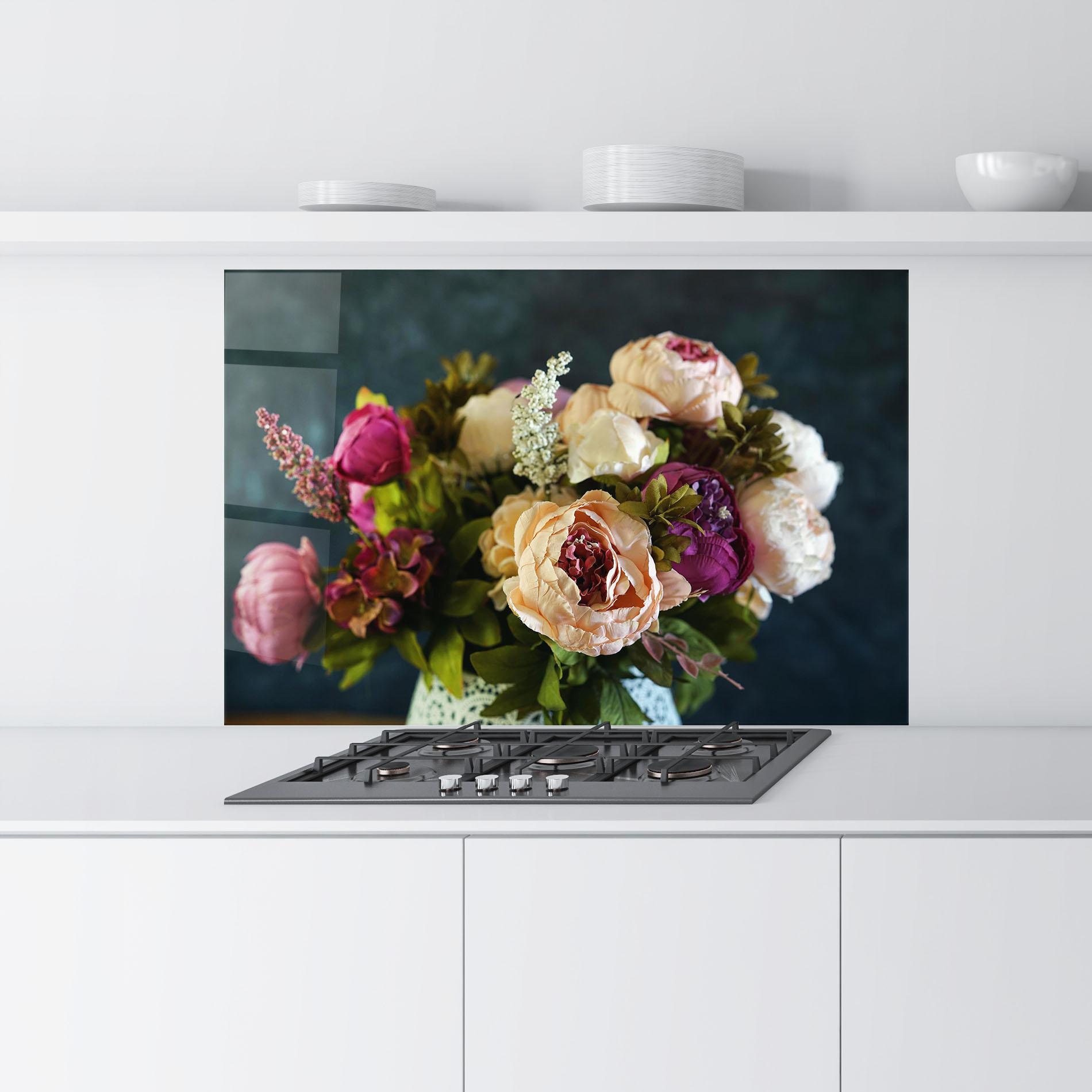 Küchenrückwand Glas Cream Roses Bouquet mockup 9