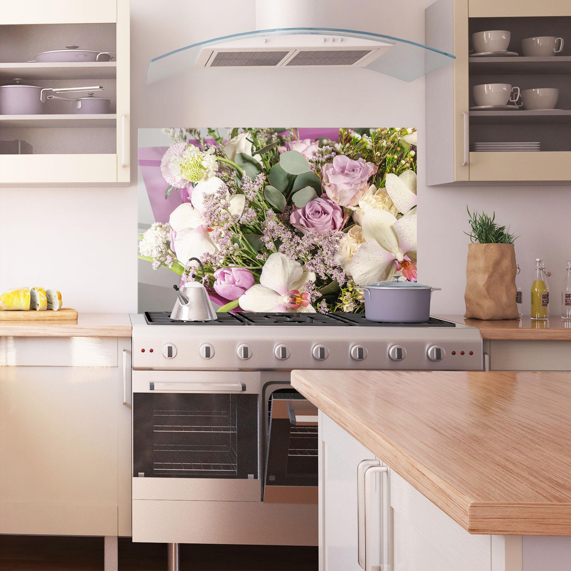 Küchenrückwand Glas Cute Purple Bouquet mockup 1