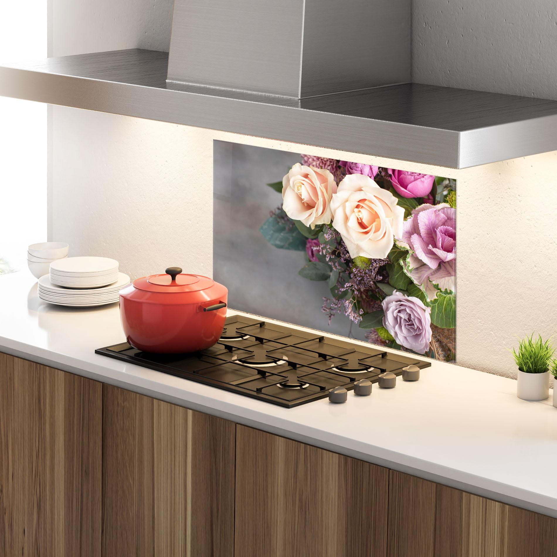 Küchenrückwand Glas Cream Purple Bouquet mockup 4