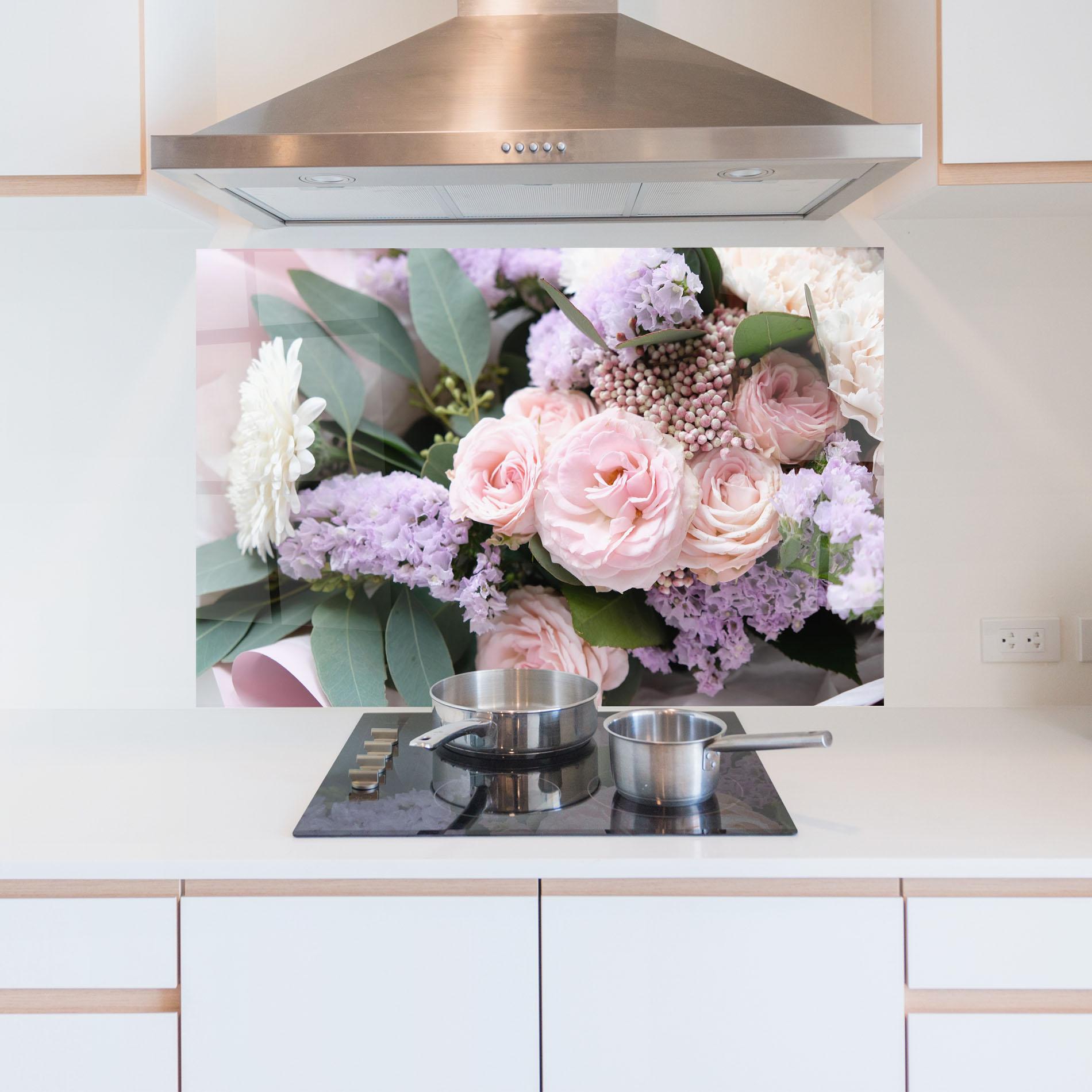 Küchenrückwand Glas Beautiful Pink Roses mockup 5