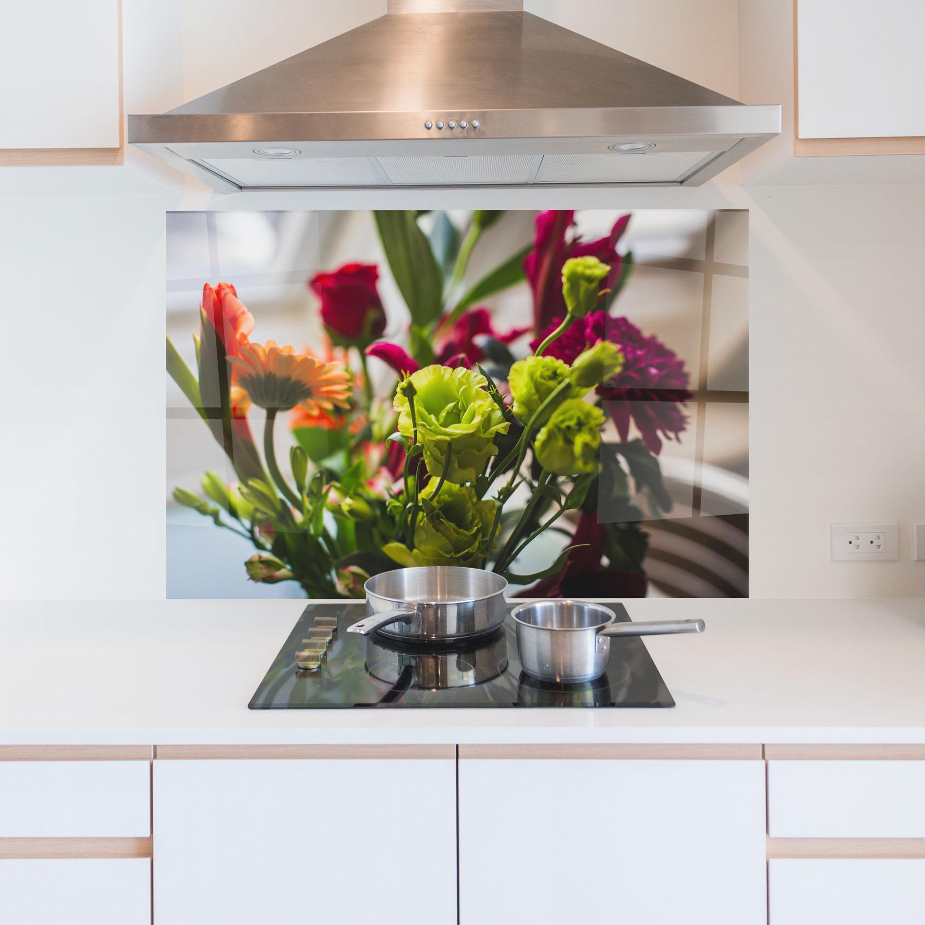 Küchenrückwand Glas Green Flowers Bouquet mockup 5