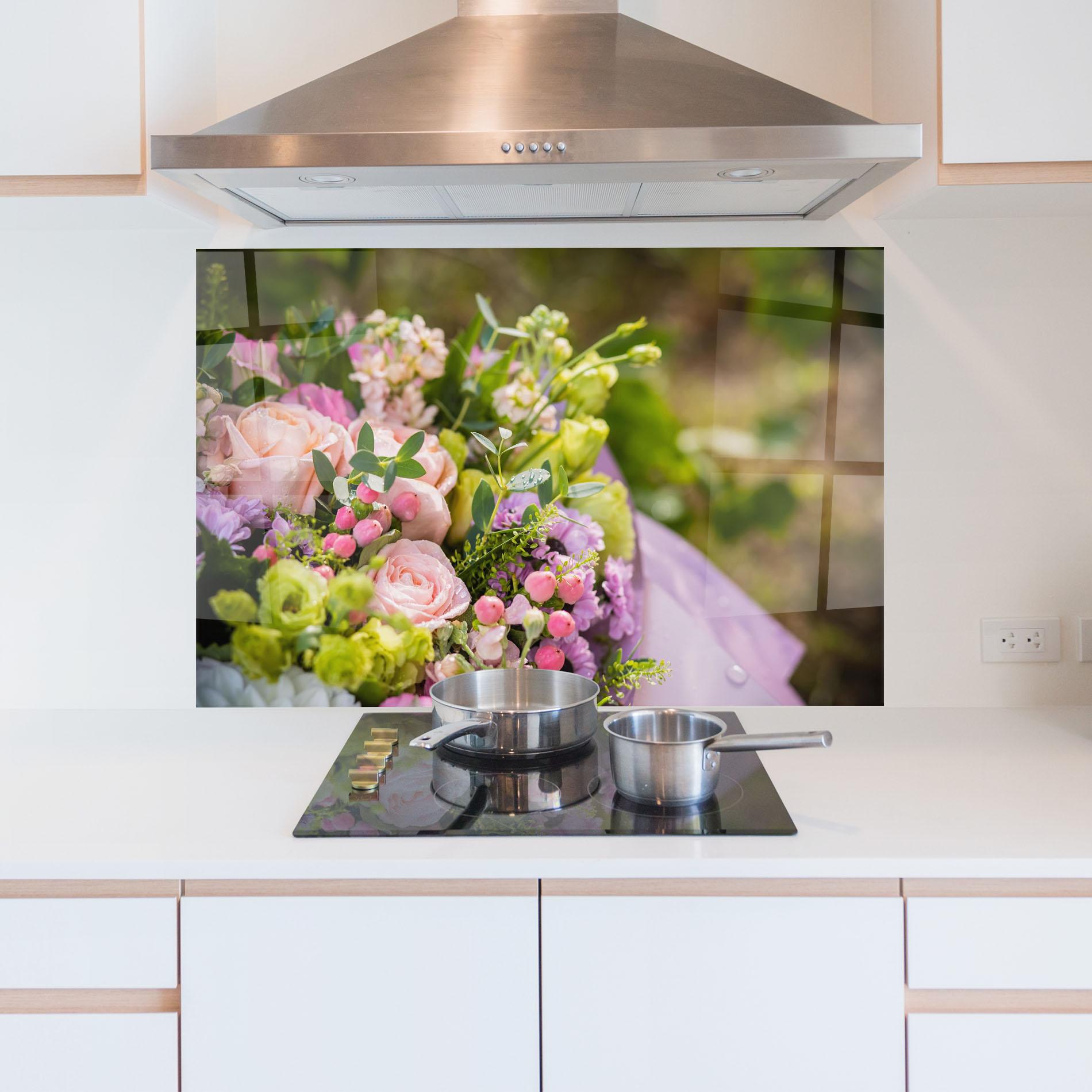 Küchenrückwand Glas Green Pink Bouquet mockup 5