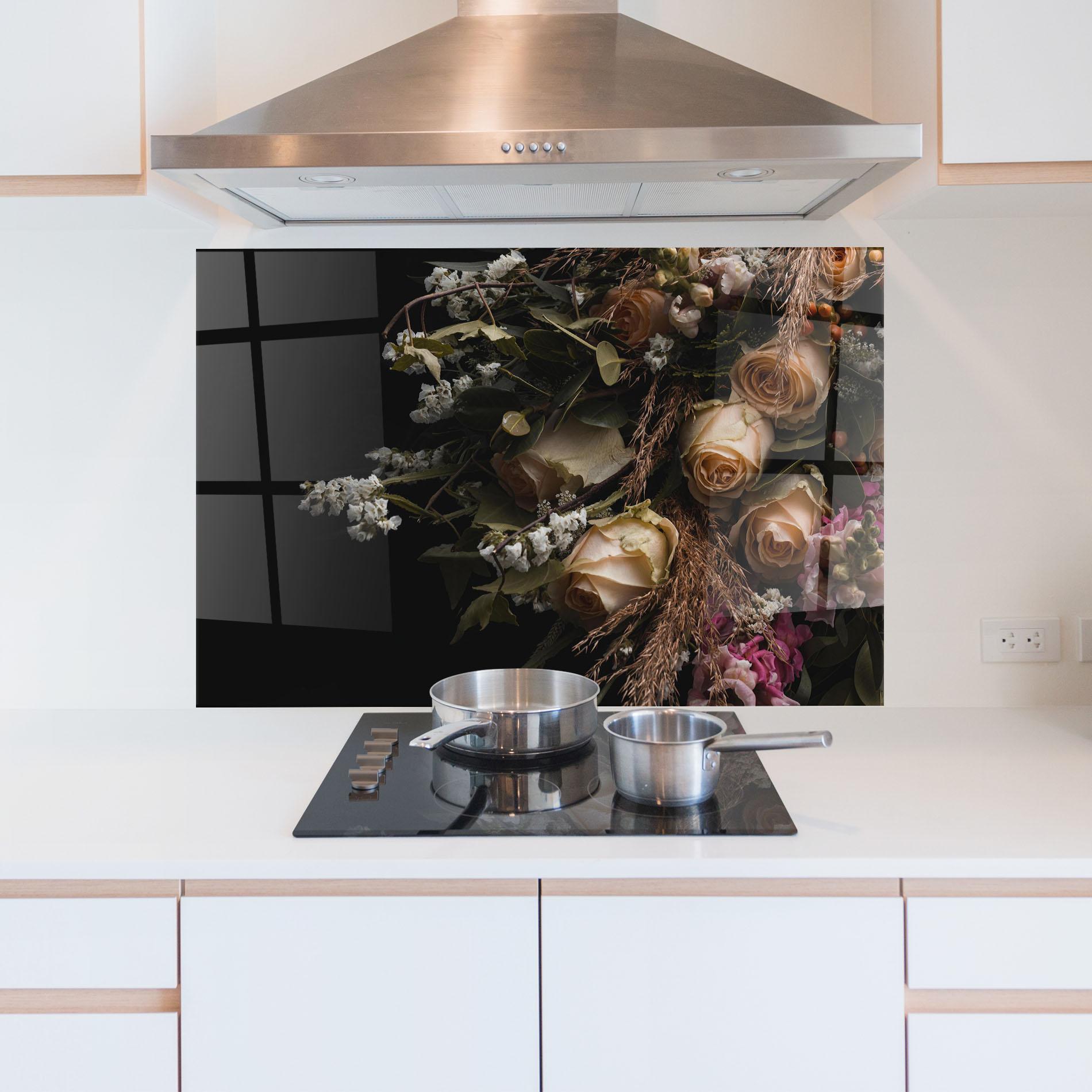 Küchenrückwand Glas Luxurious Cream Bouquet mockup 5