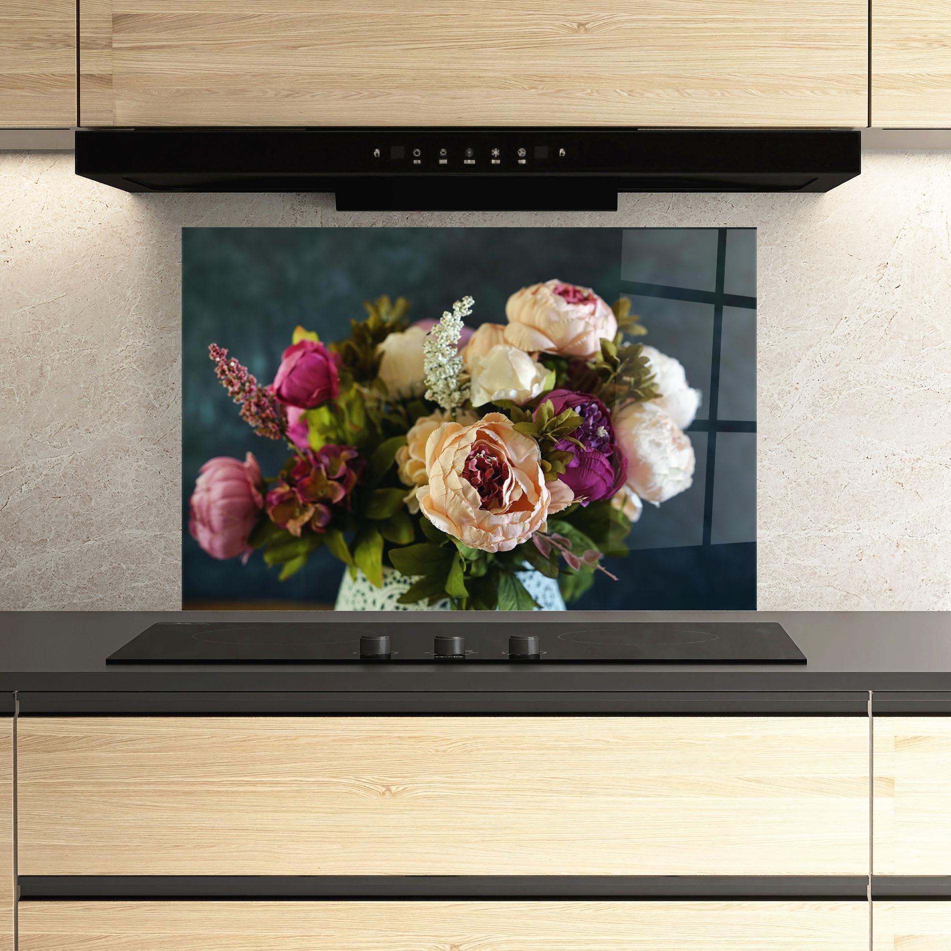 Küchenrückwand Glas Cream Roses Bouquet mockup 3