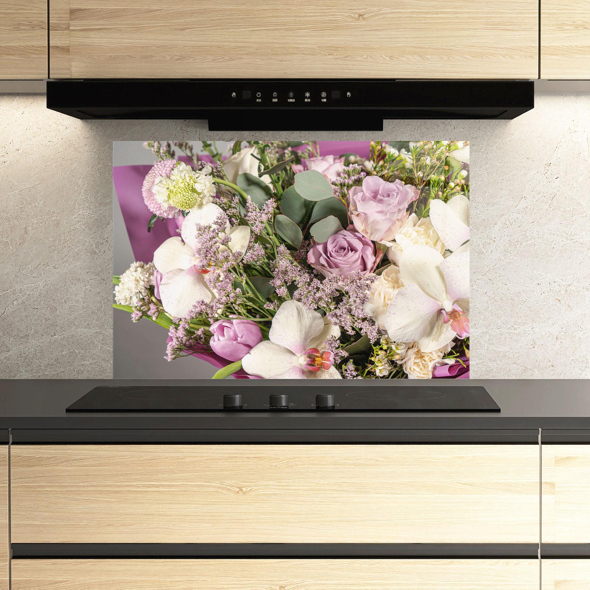 Küchenrückwand Glas Cute Purple Bouquet mockup 3