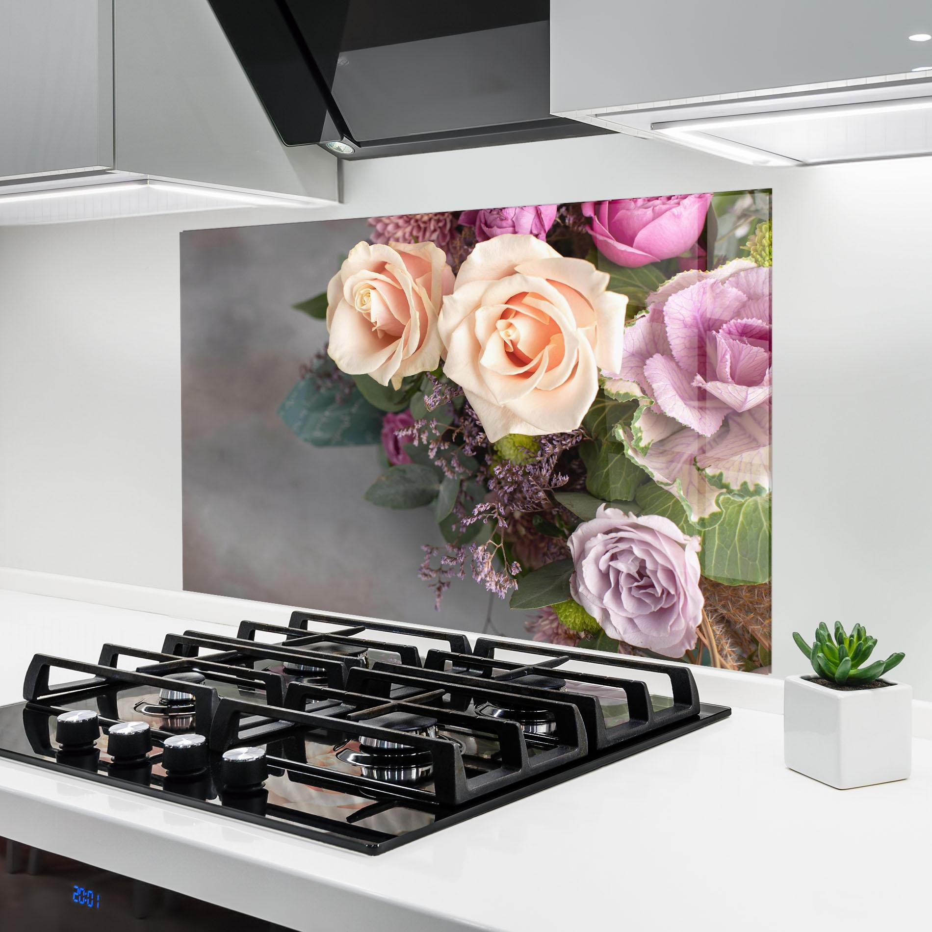 Küchenrückwand Glas Cream Purple Bouquet mockup 6