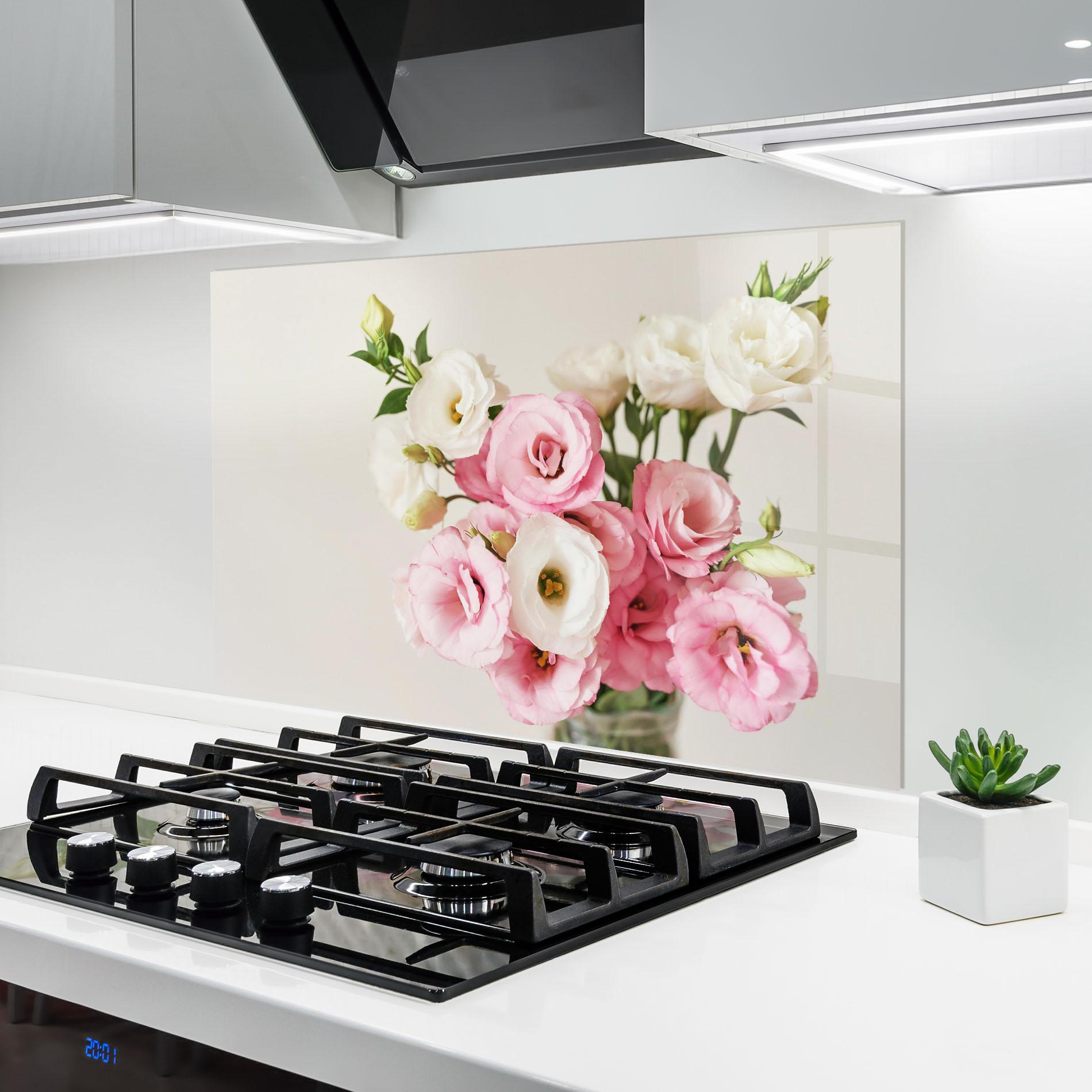 Küchenrückwand Glas Cute Pink Flowers mockup 6