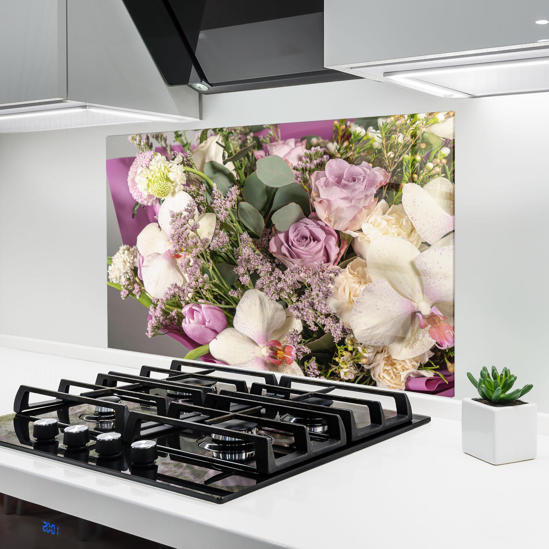 Küchenrückwand Glas Cute Purple Bouquet mockup 6