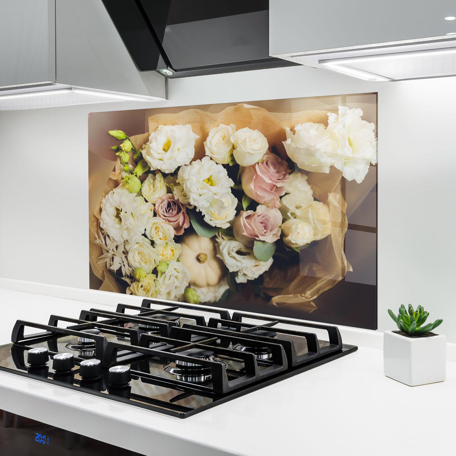 Küchenrückwand Glas White Flowers Bouquet mockup 6