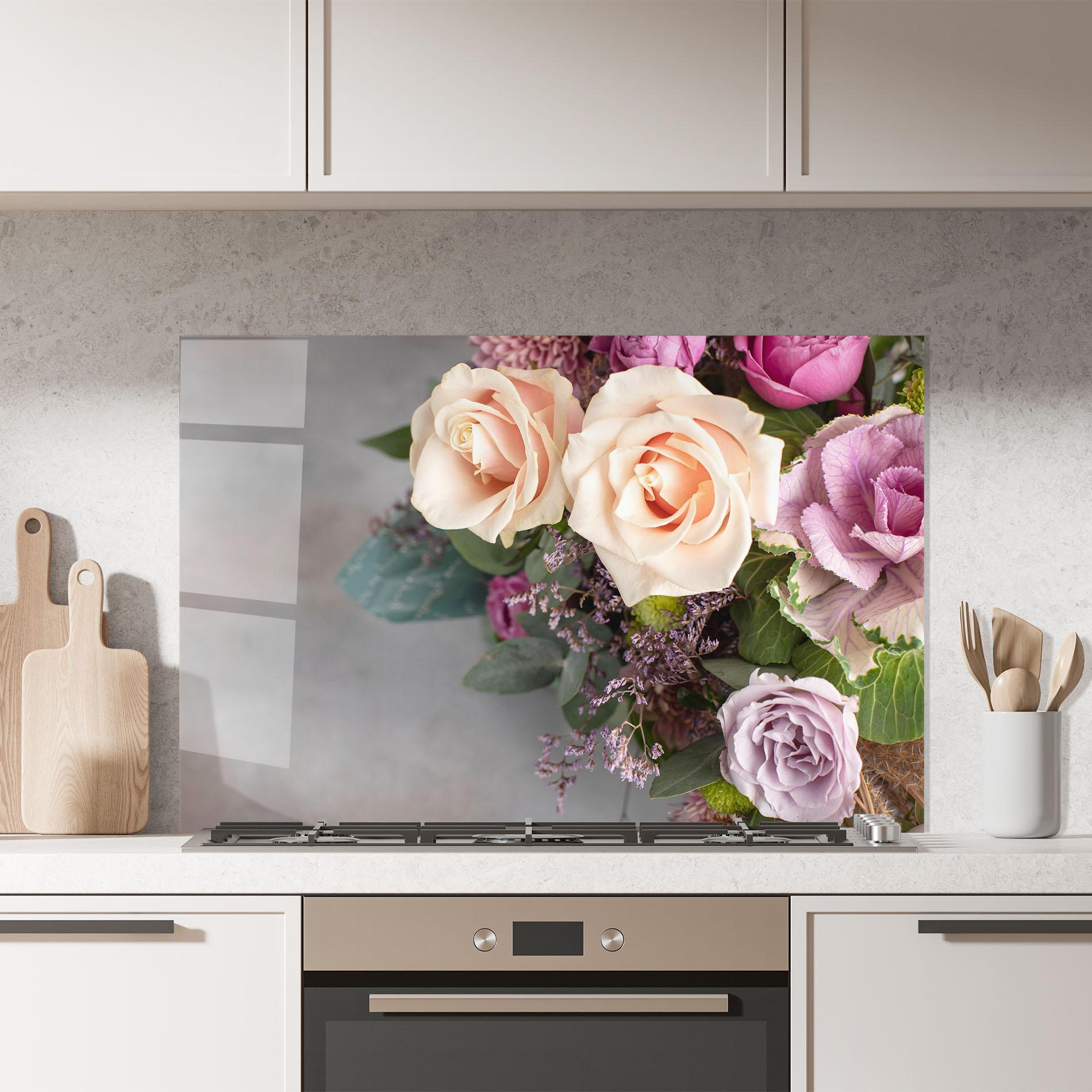 Küchenrückwand Glas Cream Purple Bouquet mockup 7