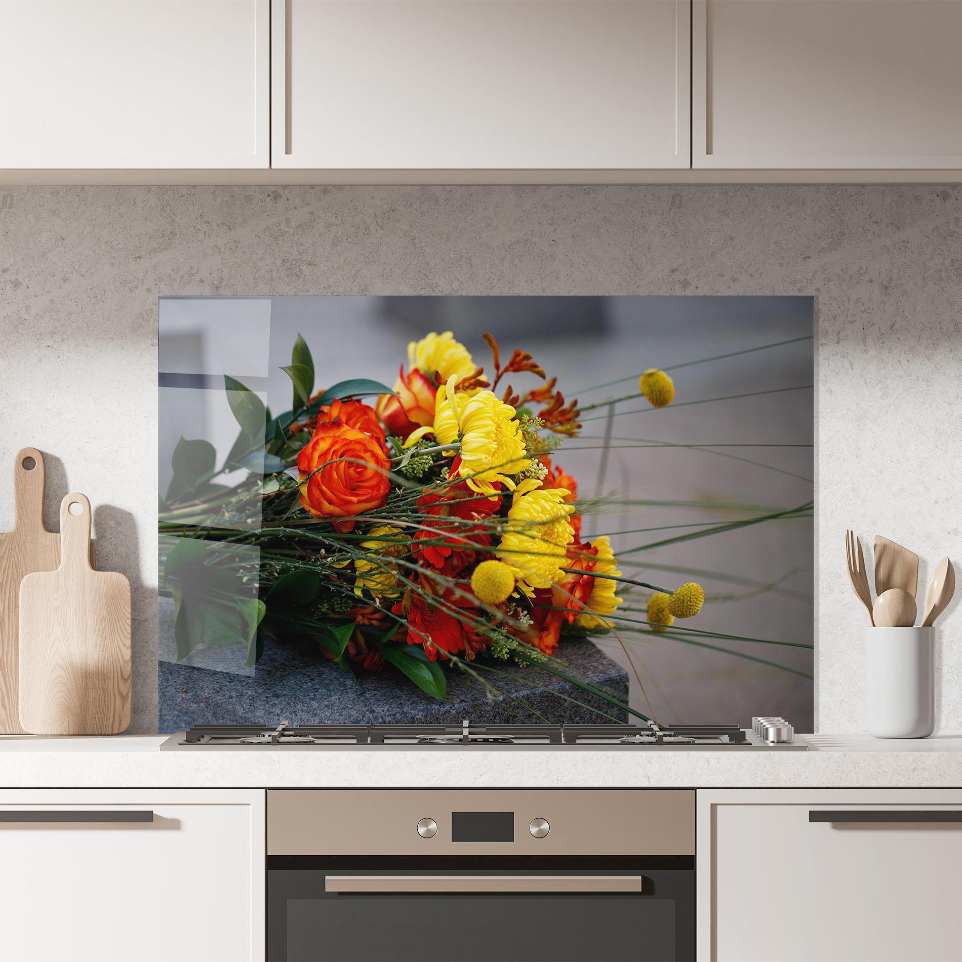 Küchenrückwand Glas Strong Yellow Bouquet mockup 7