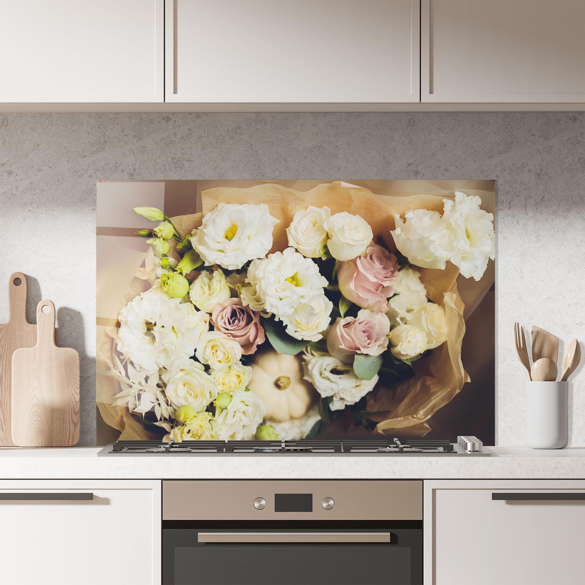 Küchenrückwand Glas White Flowers Bouquet mockup 7