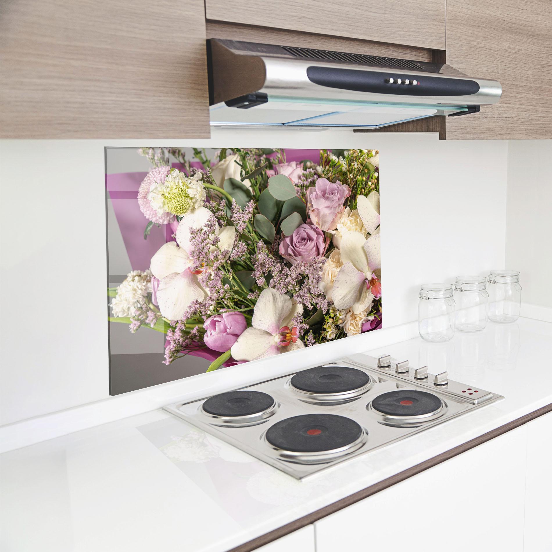 Küchenrückwand Glas Cute Purple Bouquet mockup 8