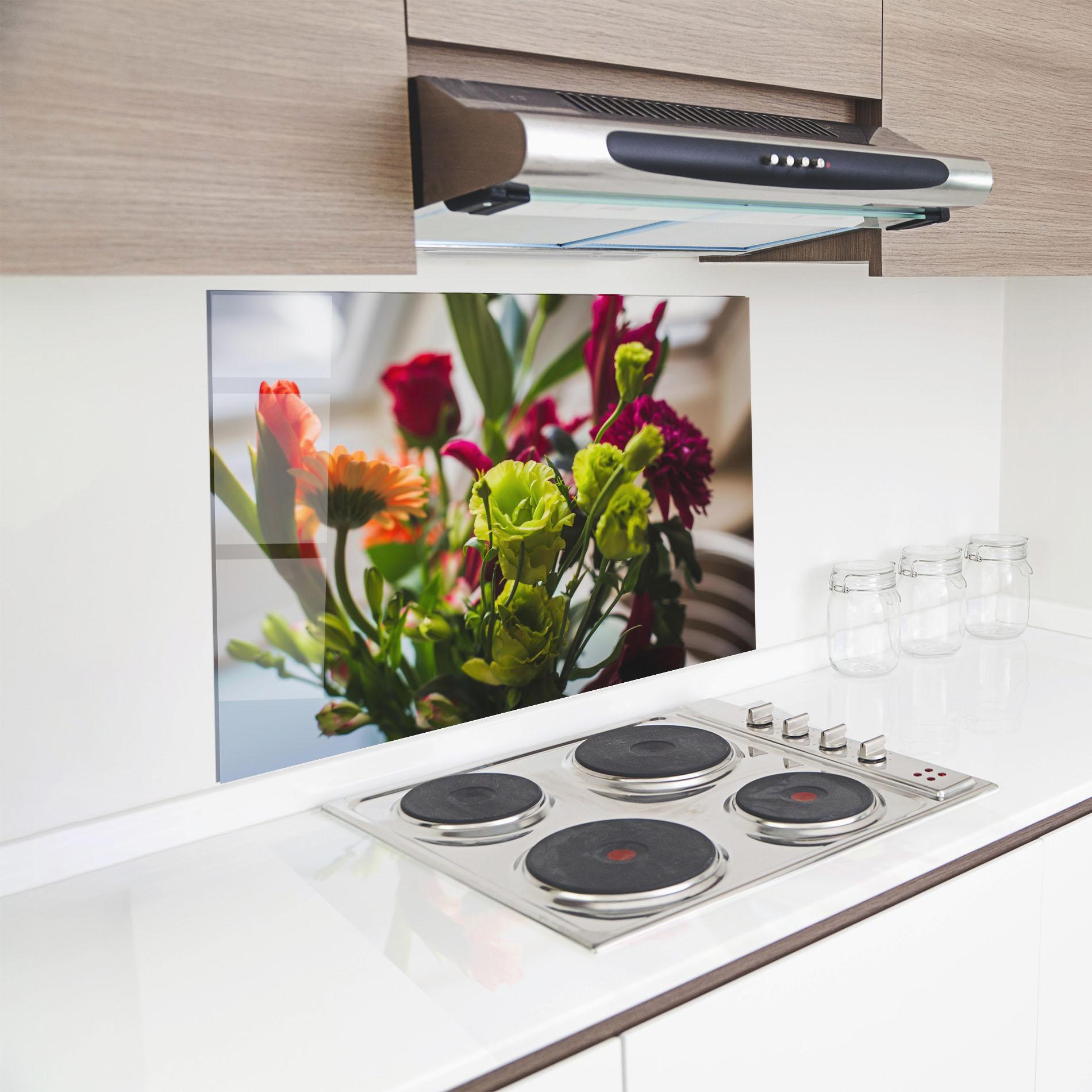 Küchenrückwand Glas Green Flowers Bouquet mockup 8