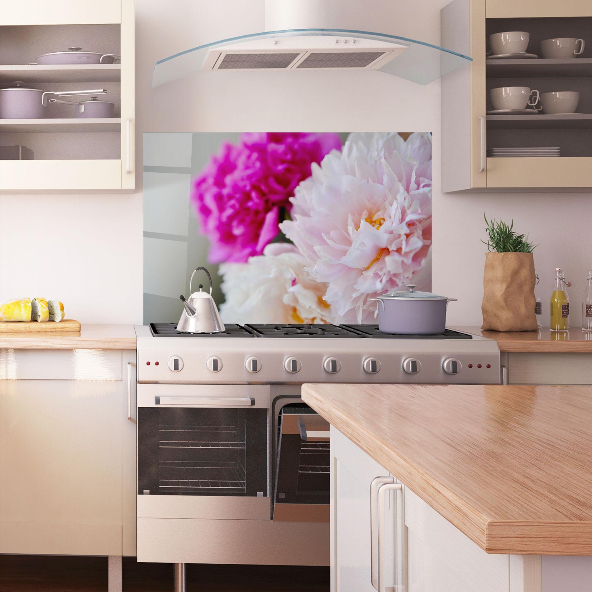 Küchenrückwand Glas Peonies Close Up mockup 1