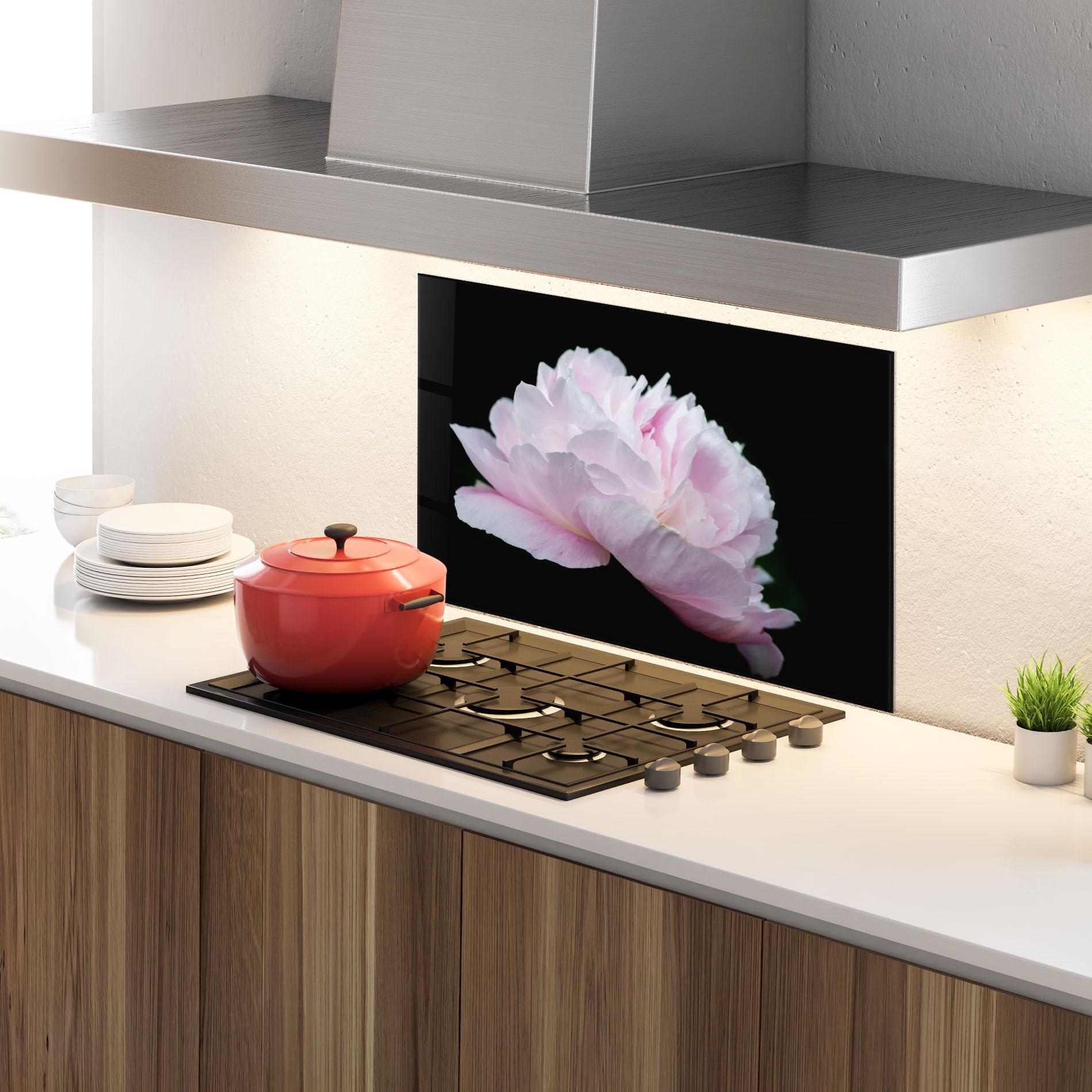 Küchenrückwand Glas Pastel Peony On Black mockup 4