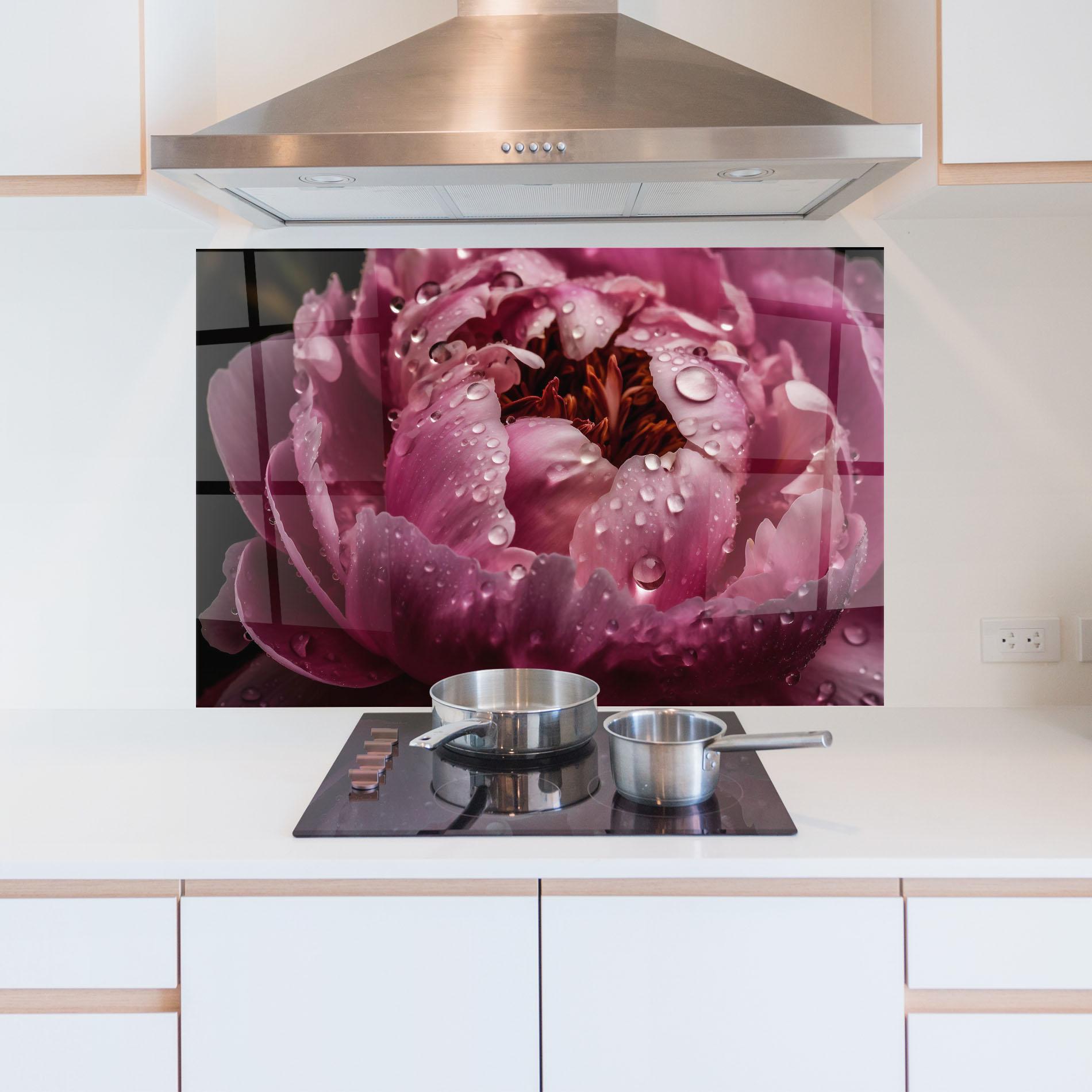 Küchenrückwand Glas Peony Close Up After Rain mockup 5