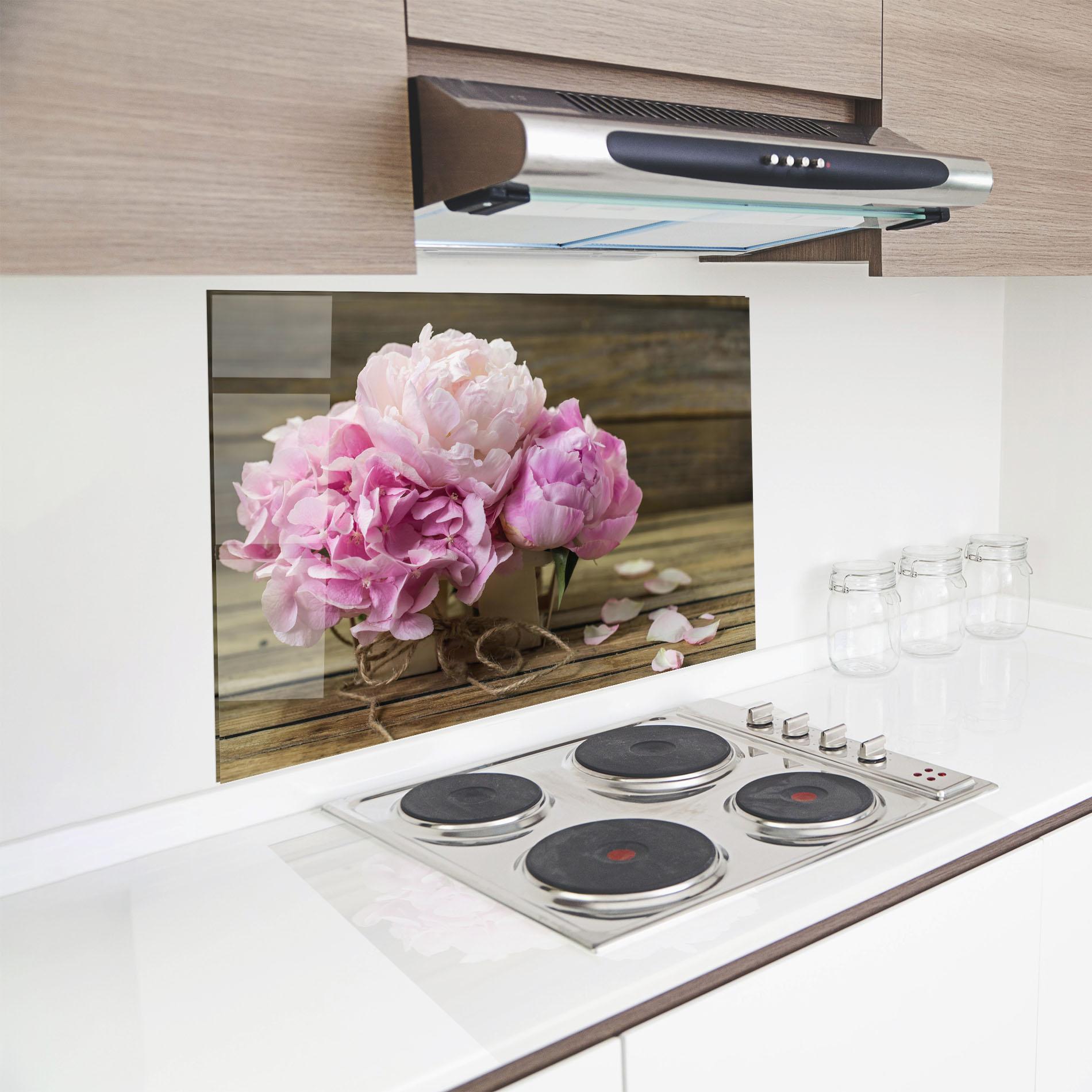 Küchenrückwand Glas Peony On Table mockup 8