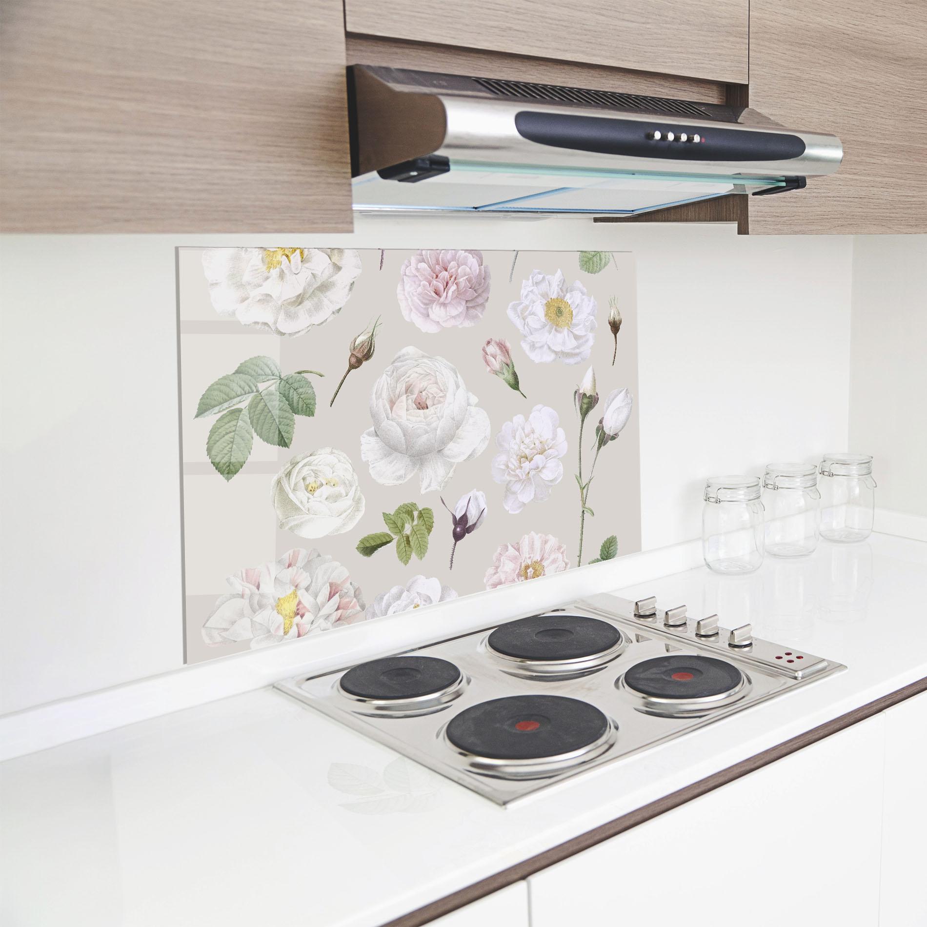 Küchenrückwand Glas White Peony On Cream mockup 8
