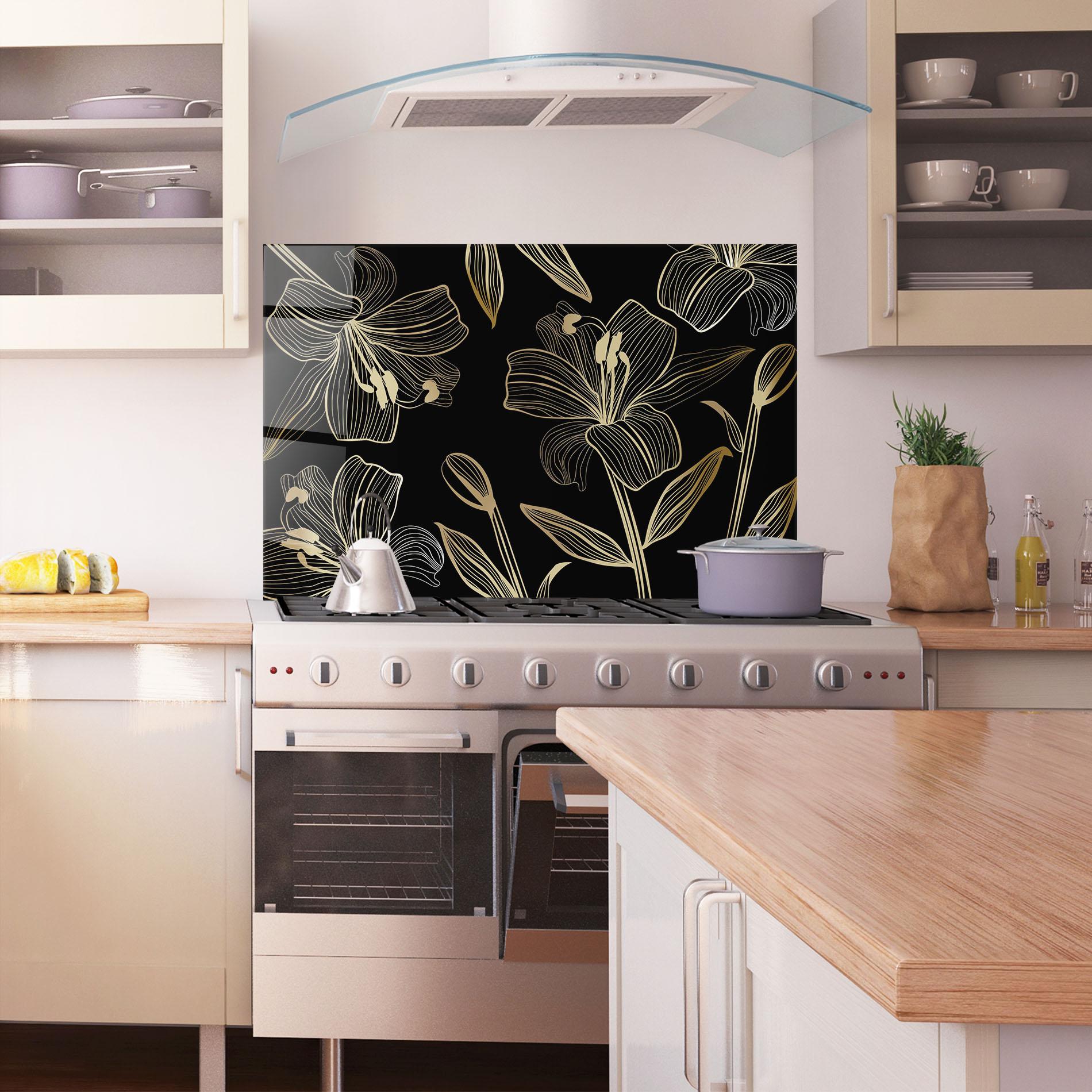 Küchenrückwand Glas Gold Black Lily mockup 1