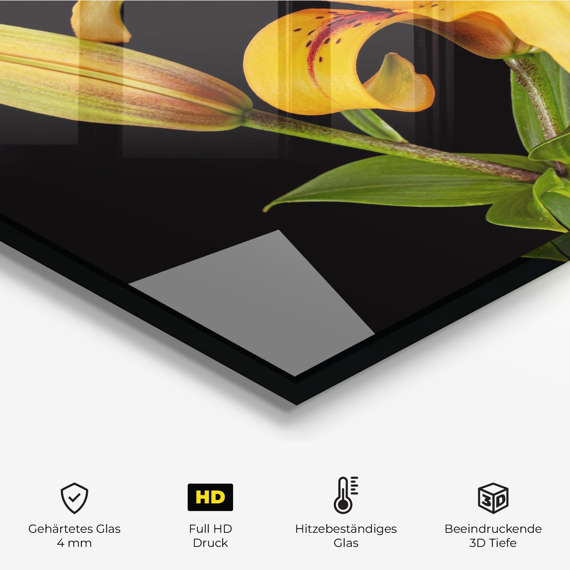 Küchenrückwand Glas Beautiful Yellow Lily mockup 2