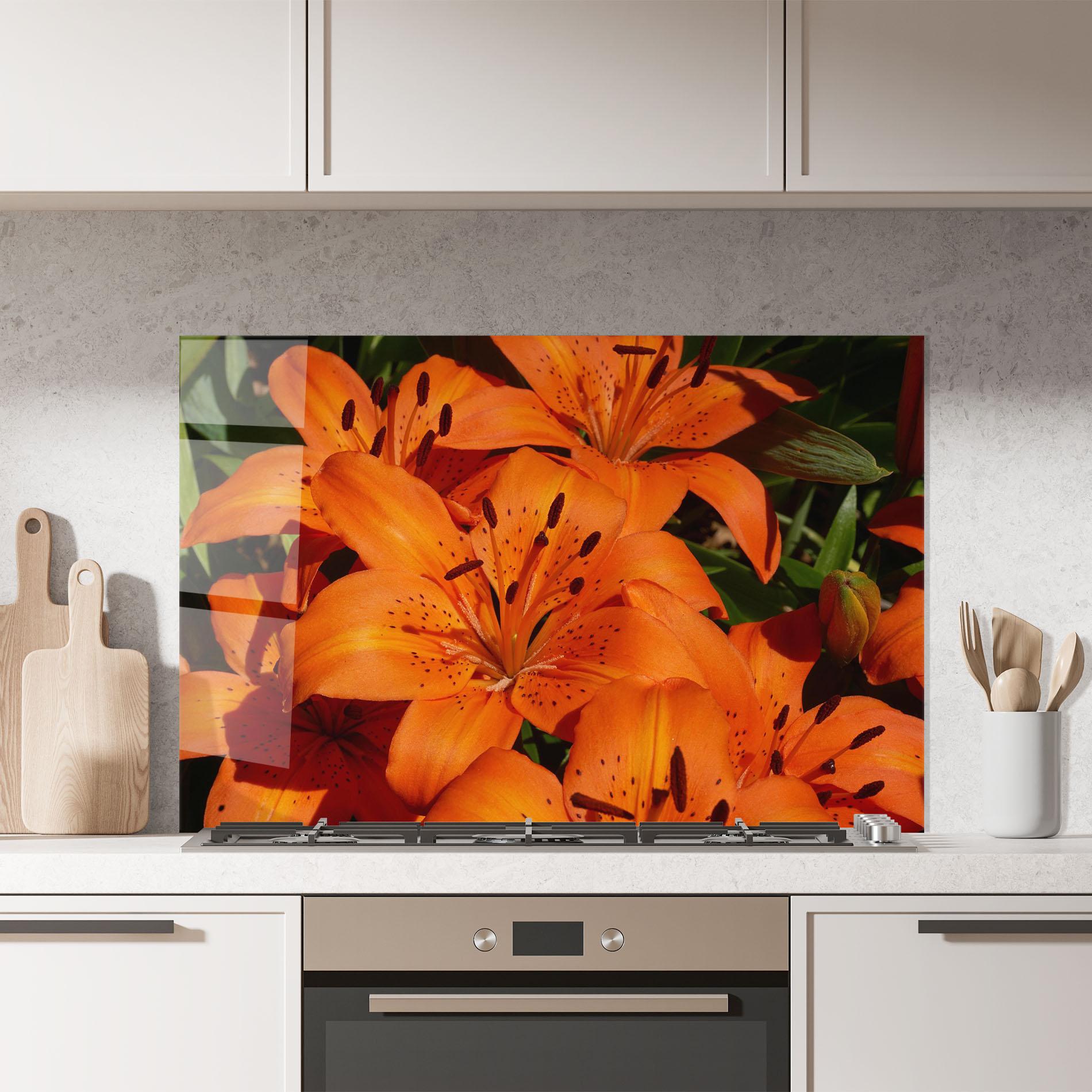 Küchenrückwand Glas Orange Lily In The Sun mockup 7