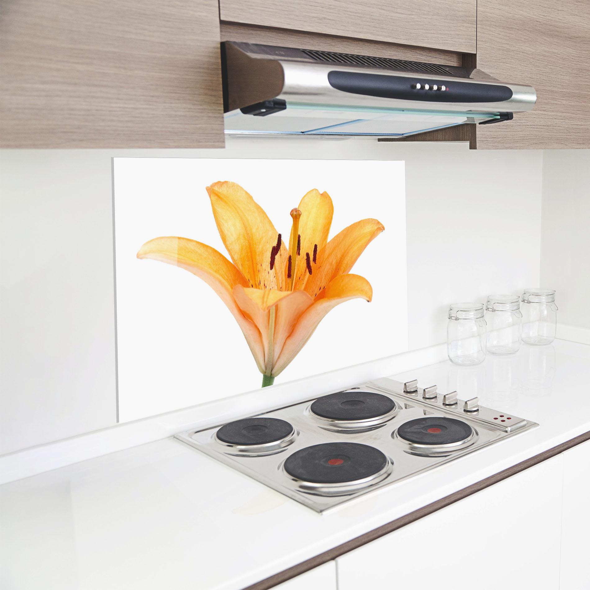 Küchenrückwand Glas Yellow With Orange Lily mockup 8