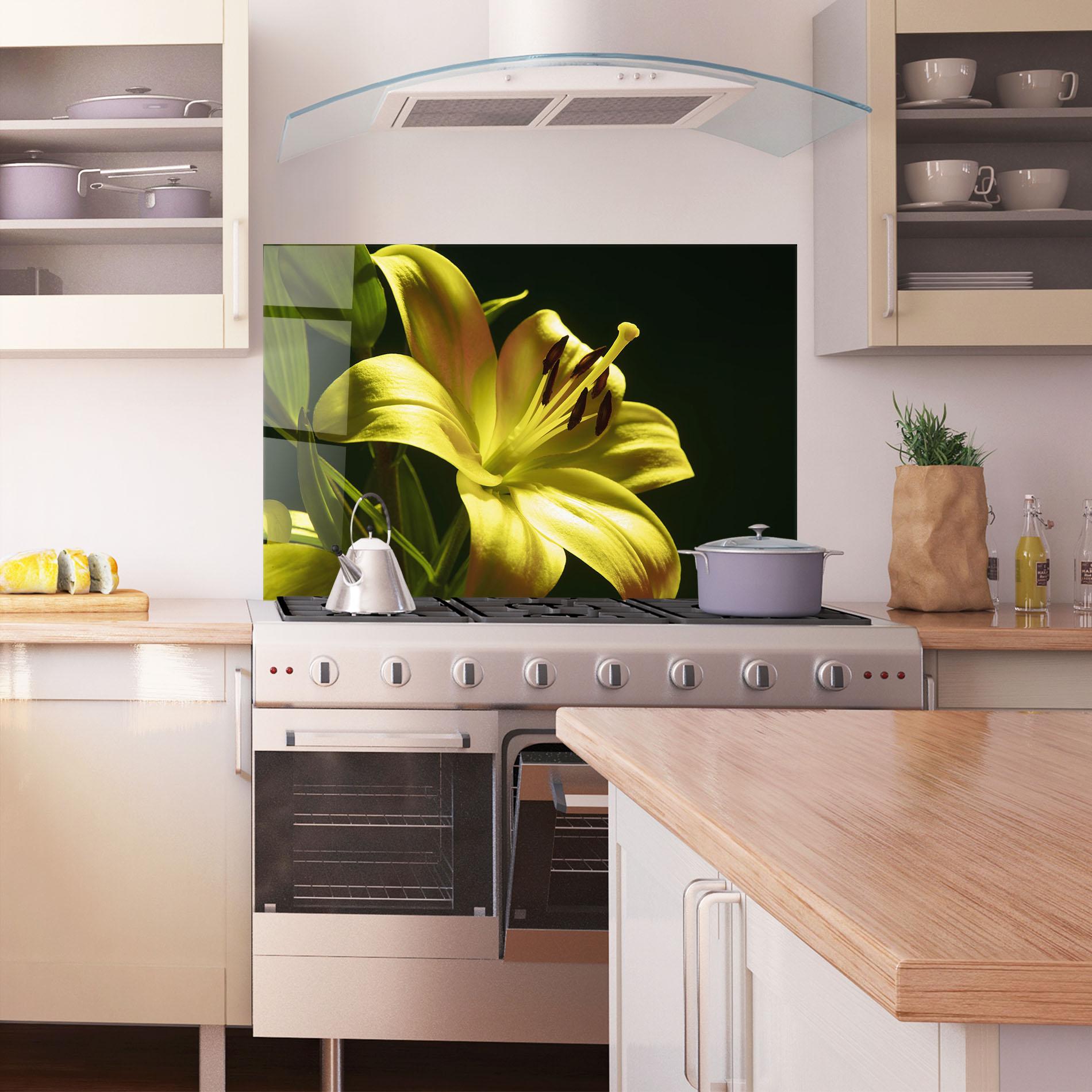 Küchenrückwand Glas Yellow Gold Exotic mockup 1