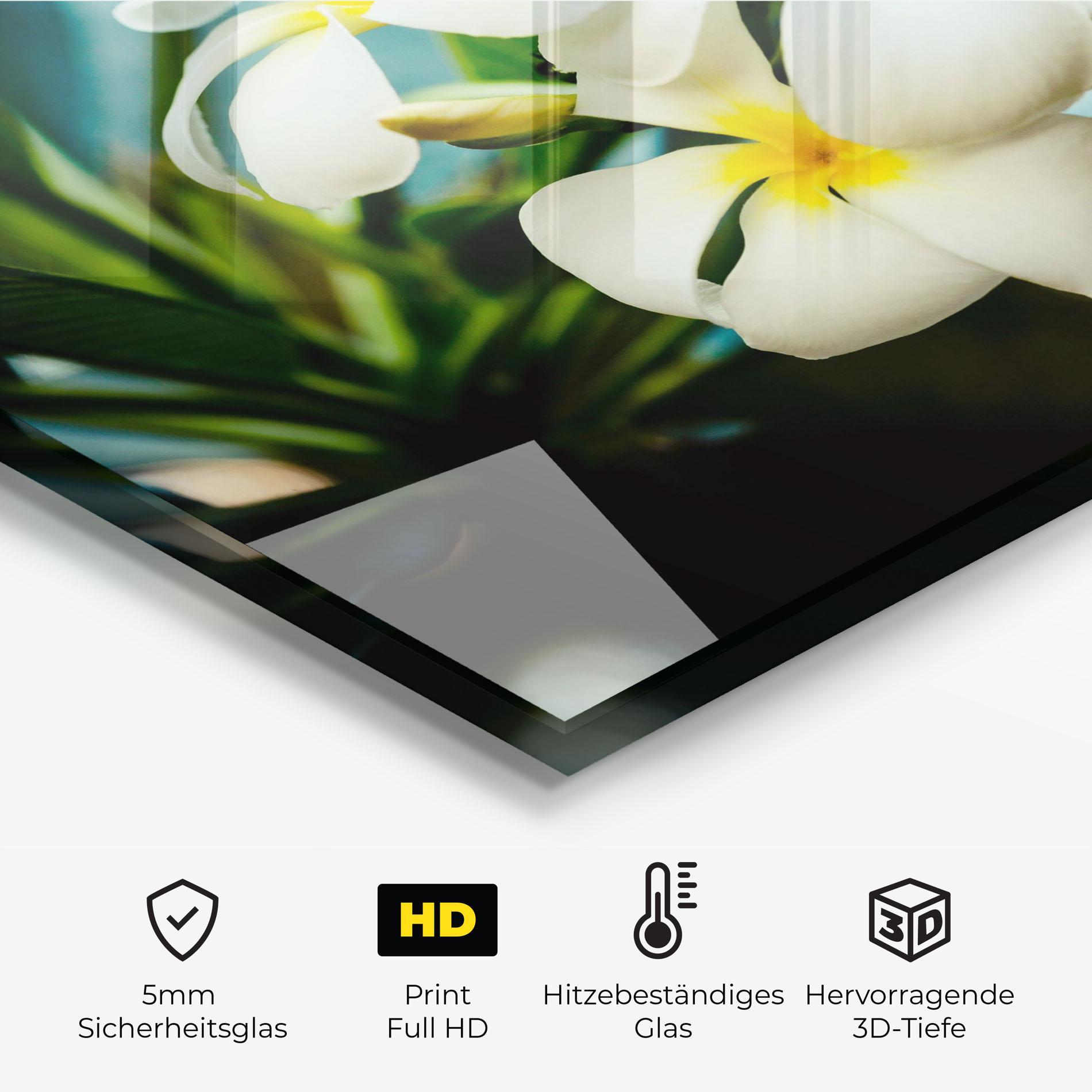 Küchenrückwand Glas Beautiful White Exotic mockup 2