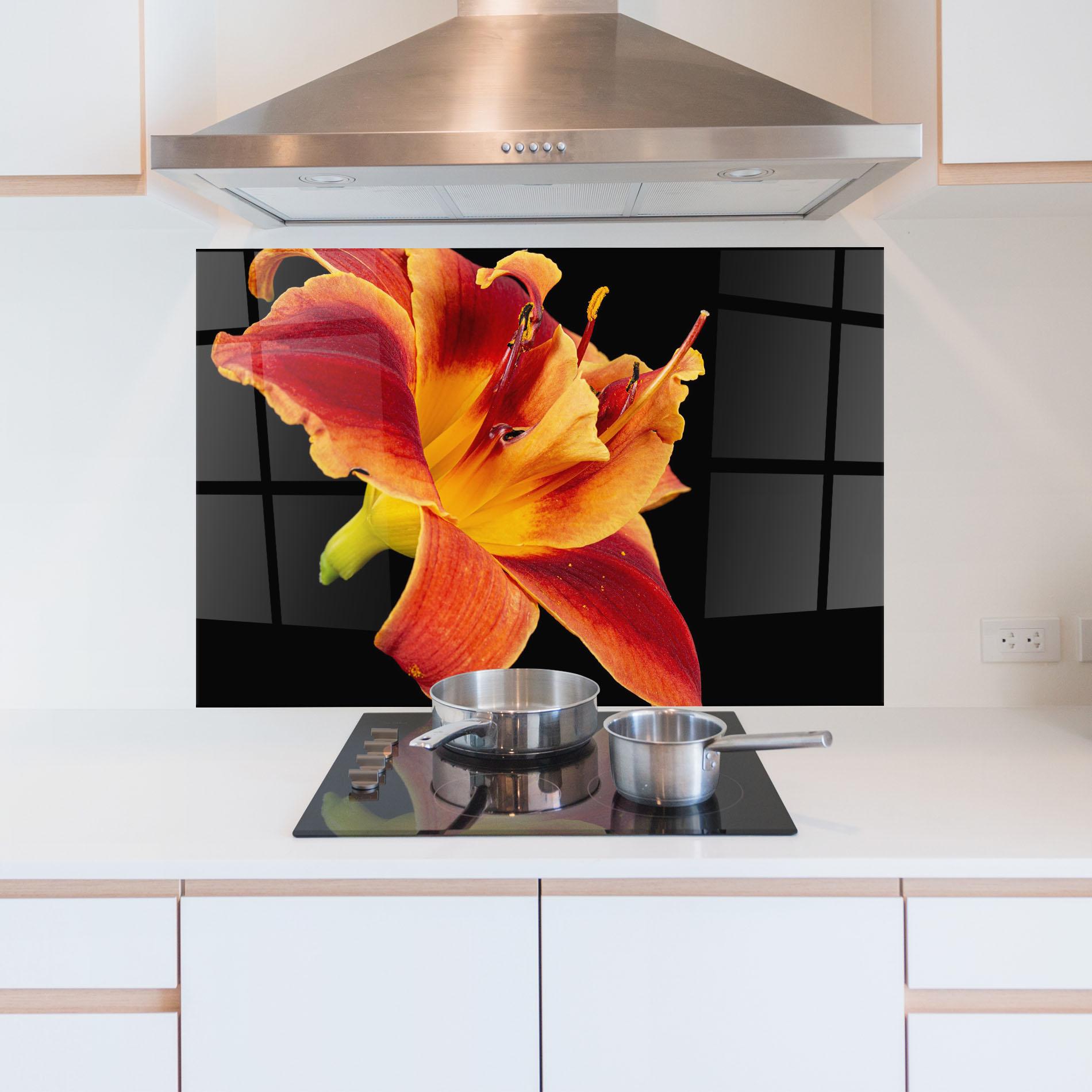 Küchenrückwand Glas Exotic Orange Red mockup 5