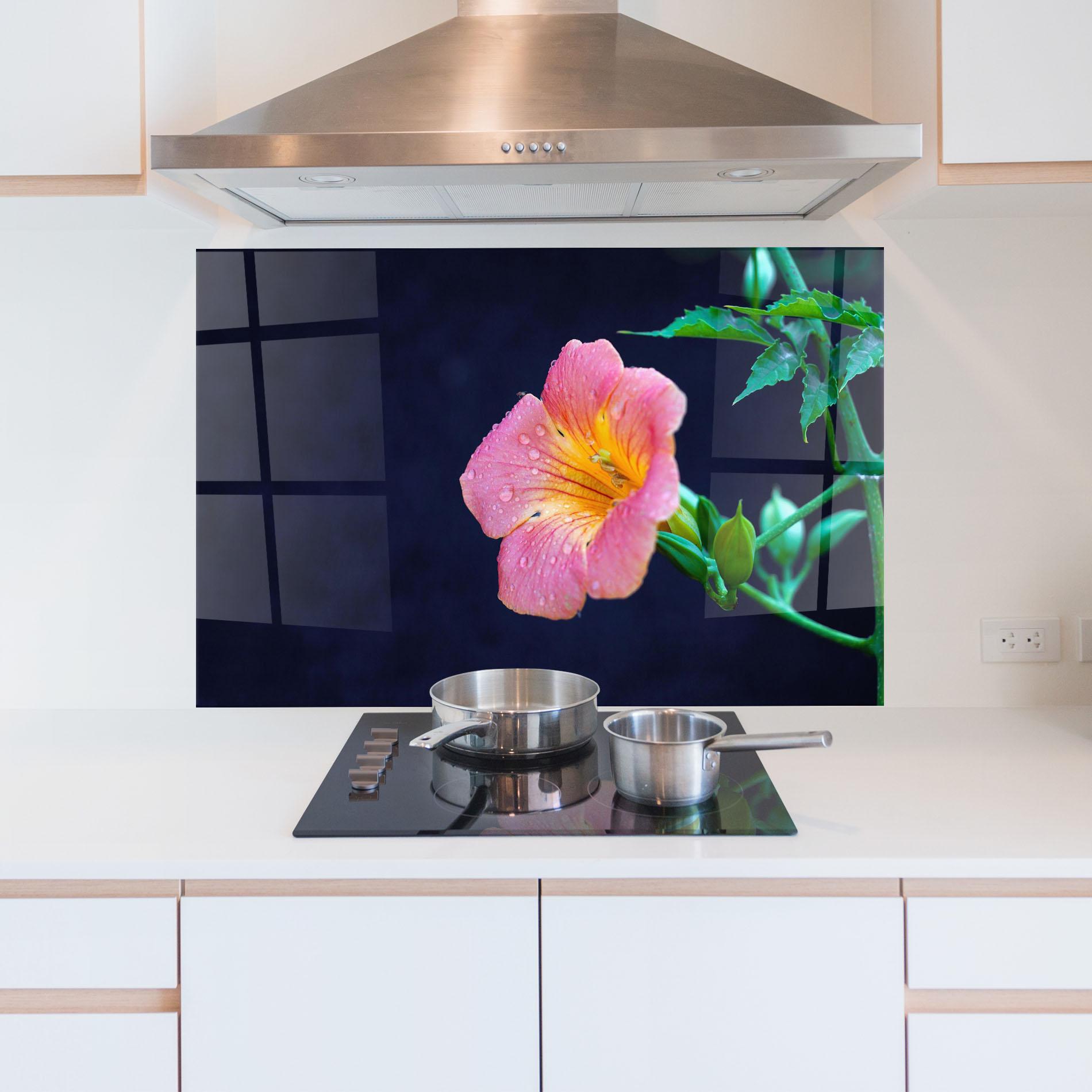 Küchenrückwand Glas Exotic Pink Plant mockup 5