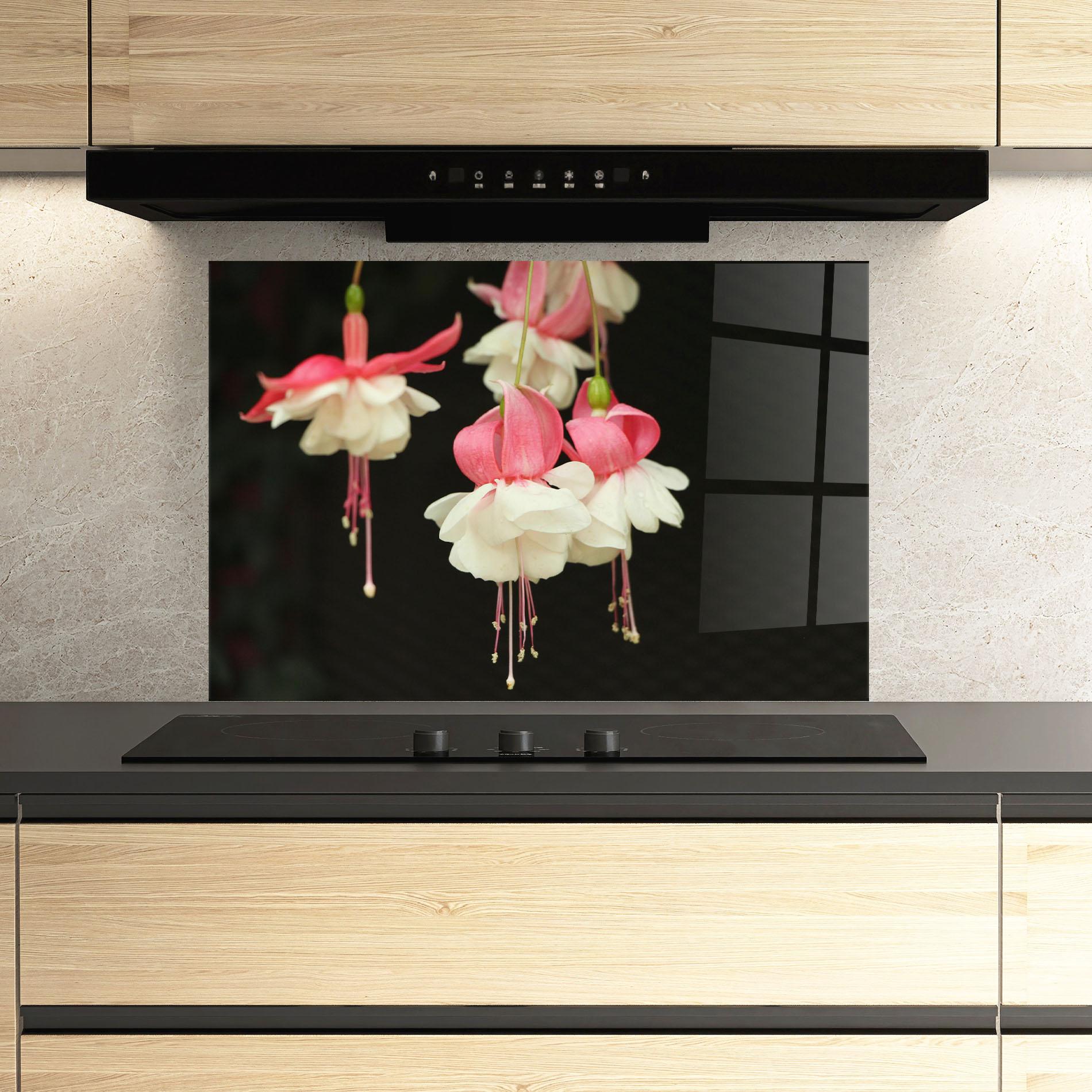 Küchenrückwand Glas Amazing Exotic Plant mockup 3