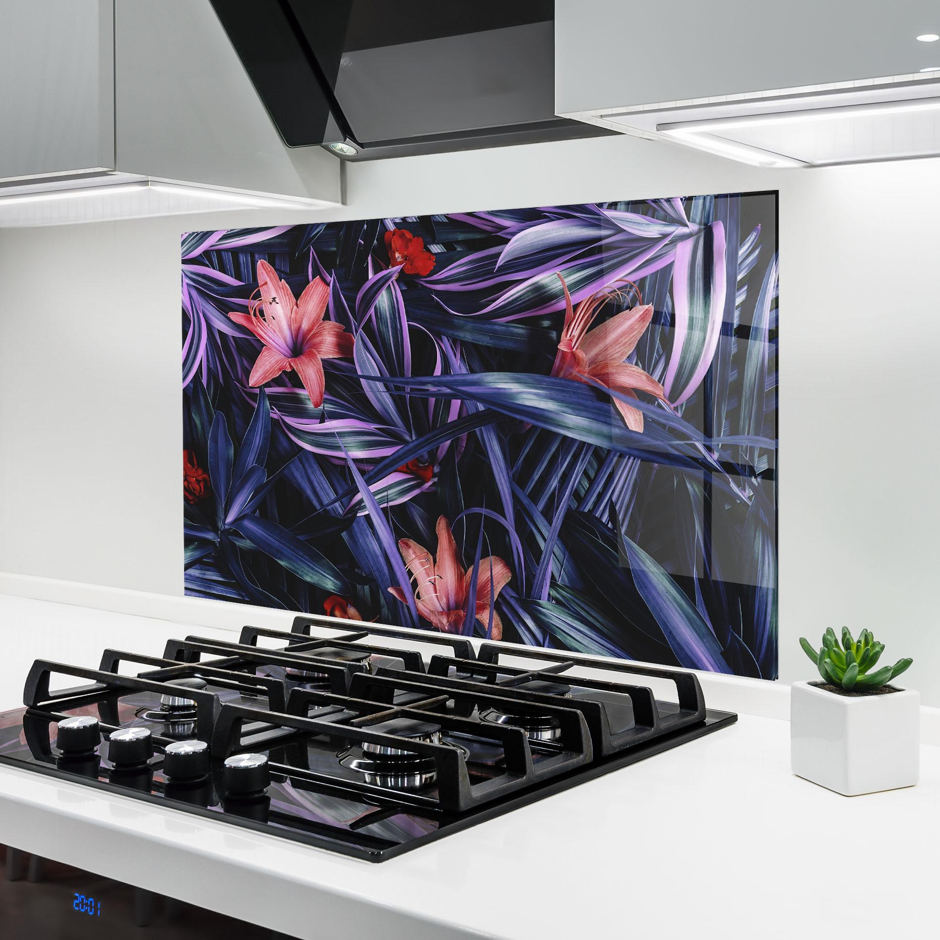 Küchenrückwand Glas Pink Purple Exotic mockup 6