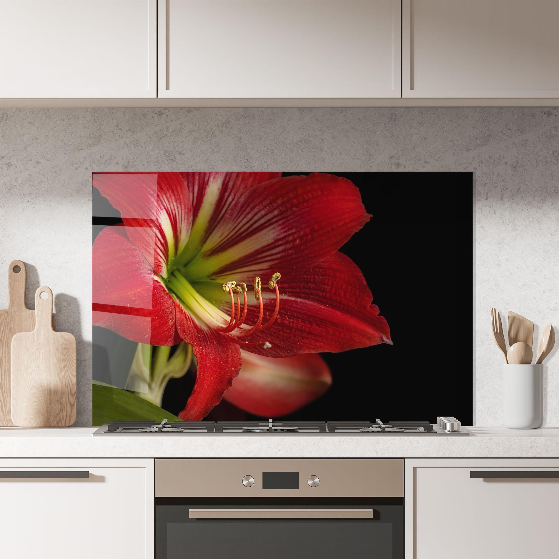 Küchenrückwand Glas Exotic Red Lily mockup 7