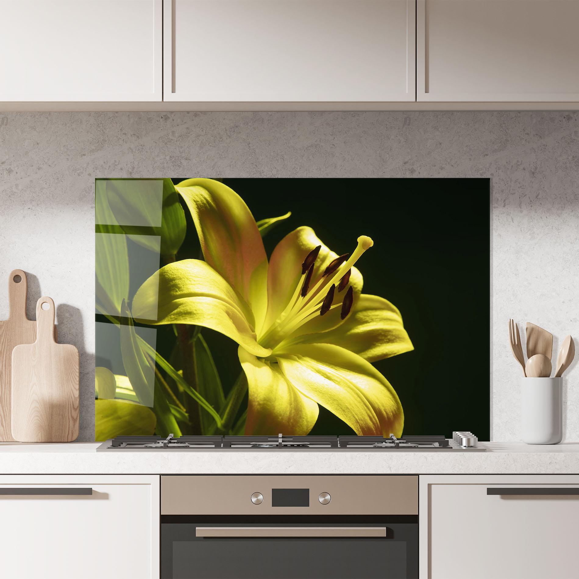 Küchenrückwand Glas Yellow Gold Exotic mockup 7